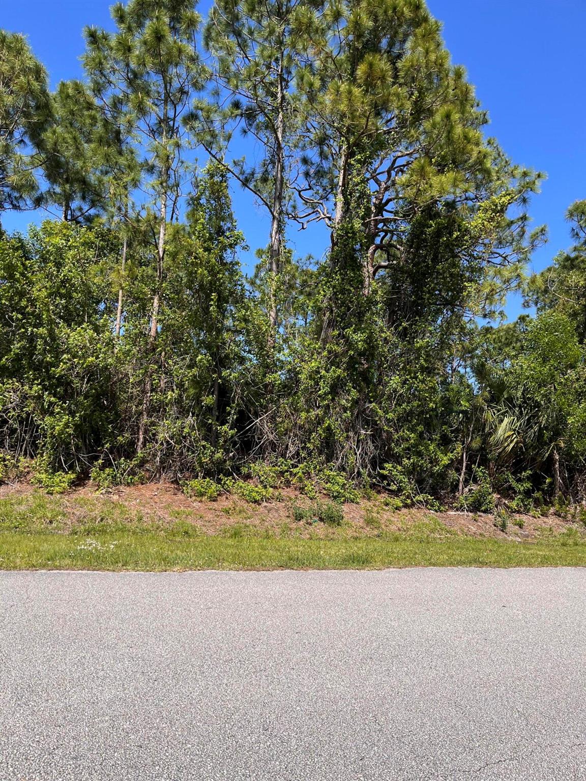 Homes for sale in Port St Lucie, FL | 5540 Kyle Court, Port St Lucie, FL 34986 | MLS# R11124863