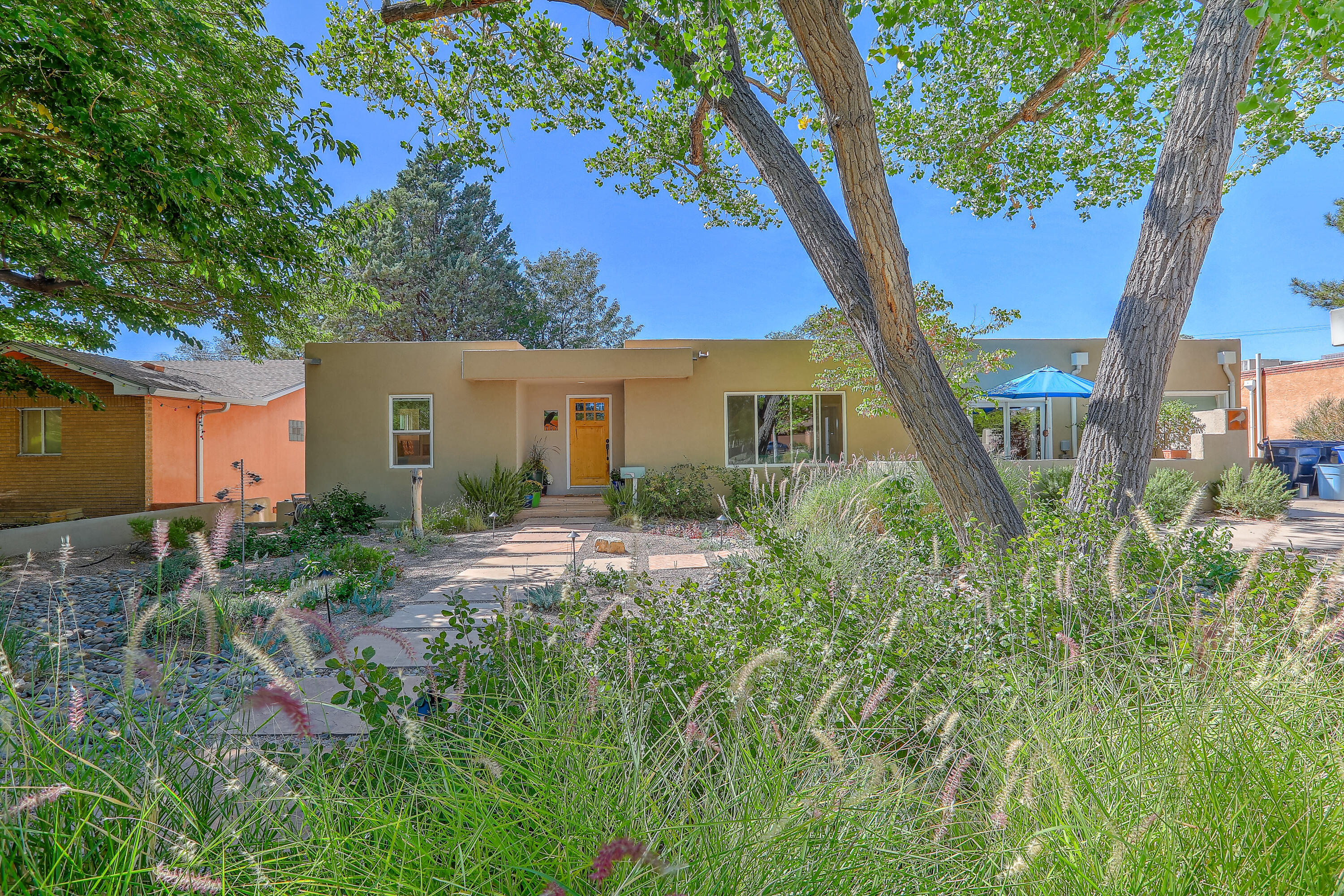 Homes for sale in Albuquerque, NM | 707 Richmond Dr Se, Albuquerque, NM 87106 | MLS# 1091544