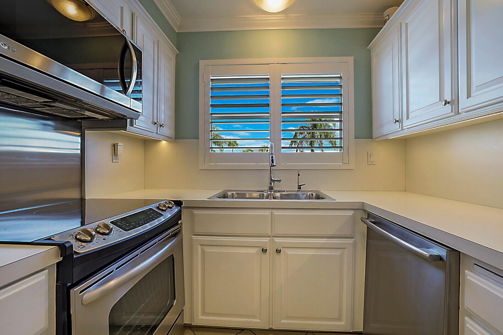 Harbour East House Condo