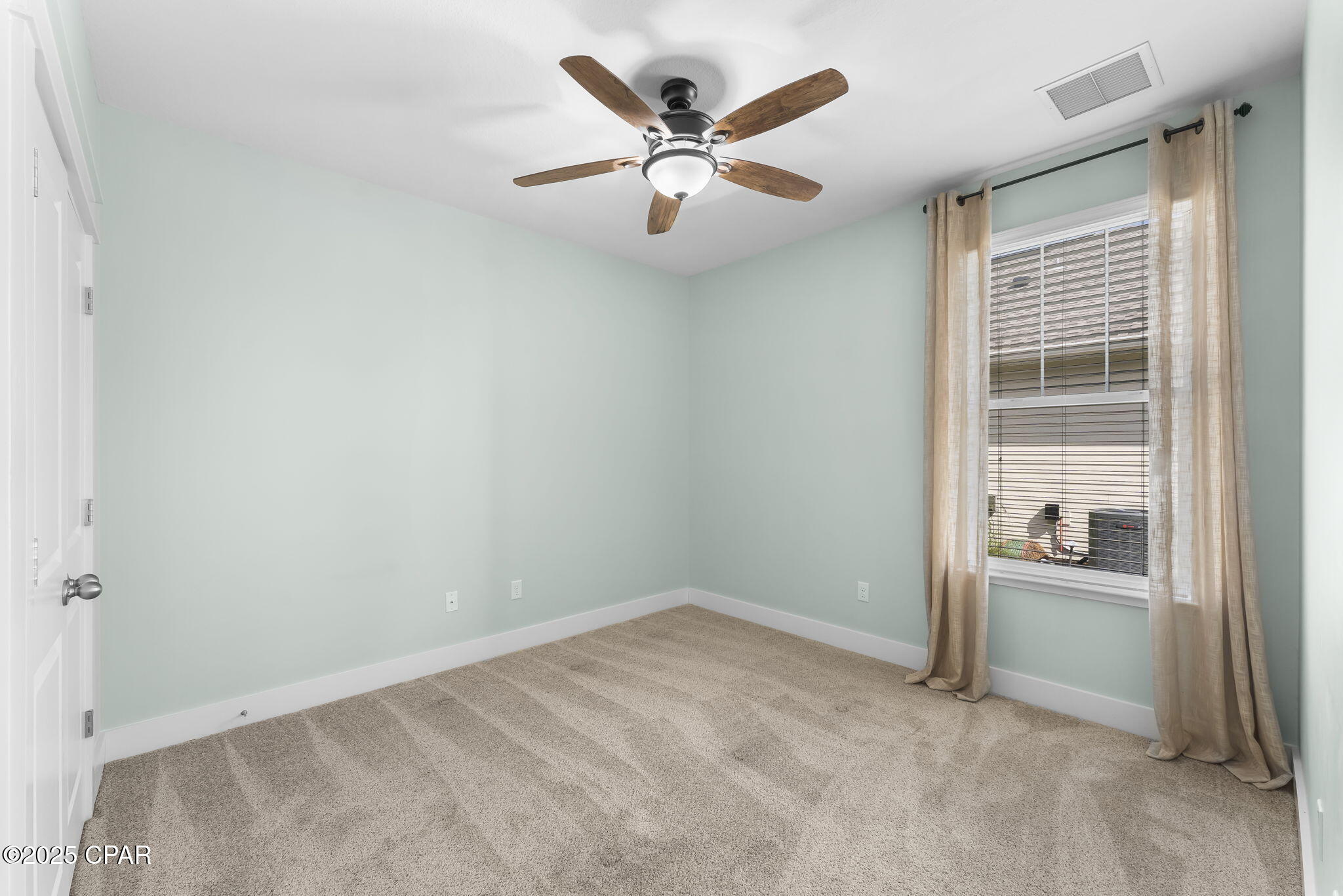 Image 22 For 220 Laurel Oak Lane