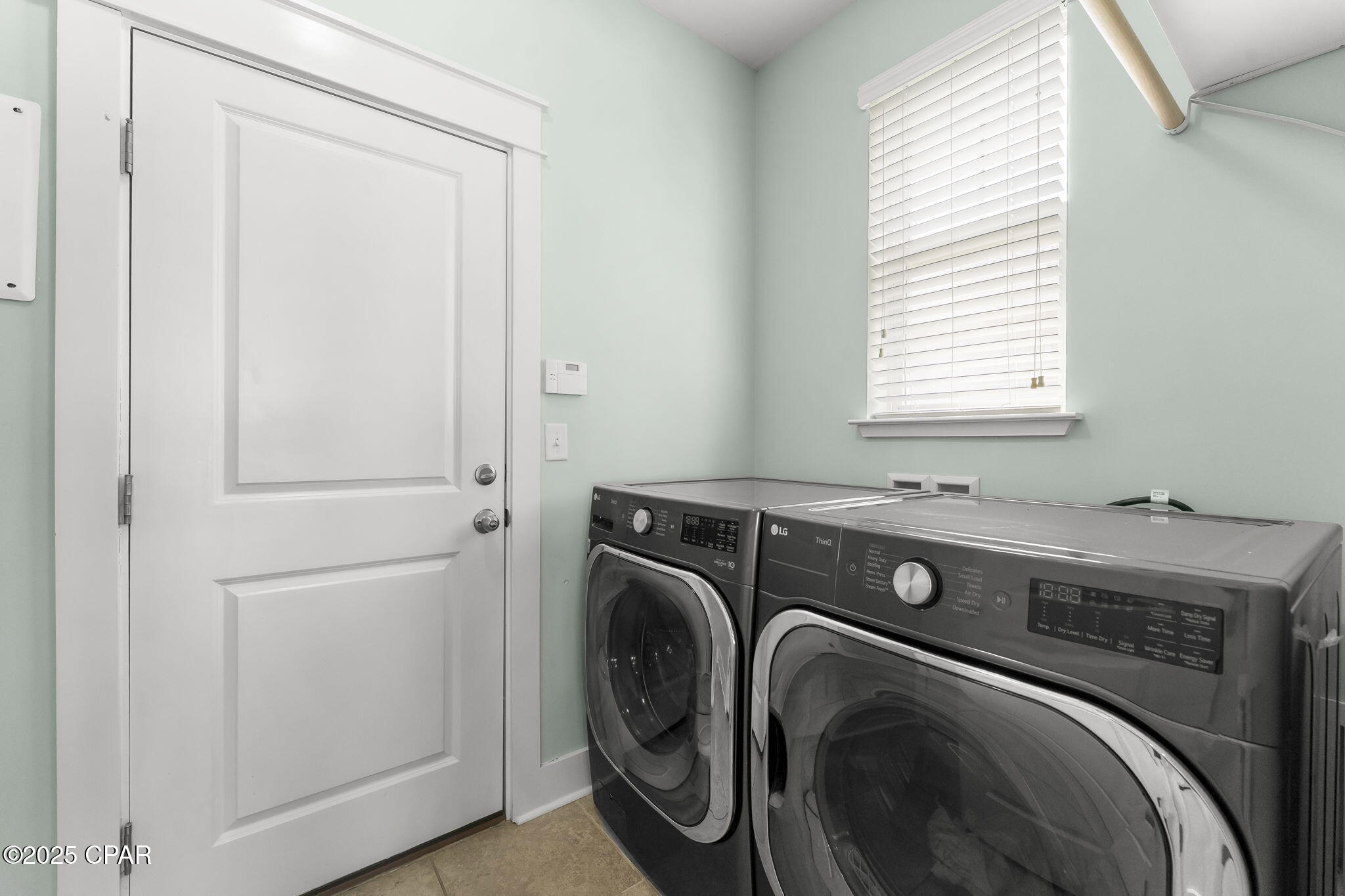 Image 32 For 220 Laurel Oak Lane