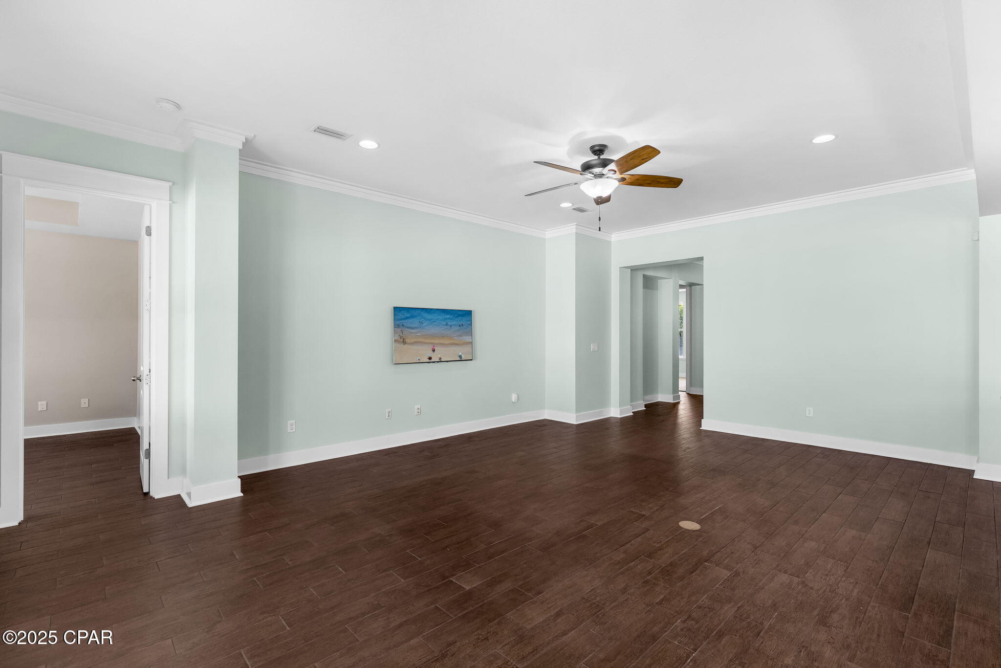 Image 6 For 220 Laurel Oak Lane