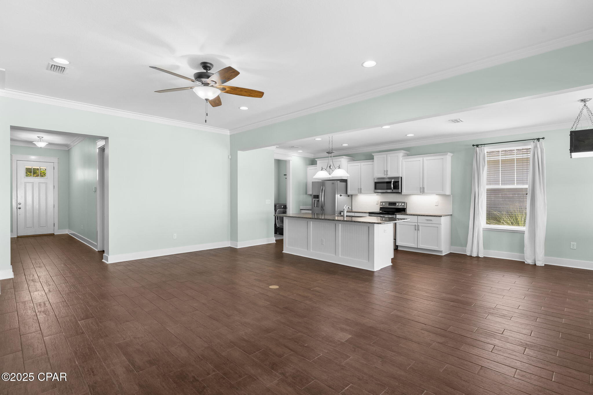 Image 7 For 220 Laurel Oak Lane