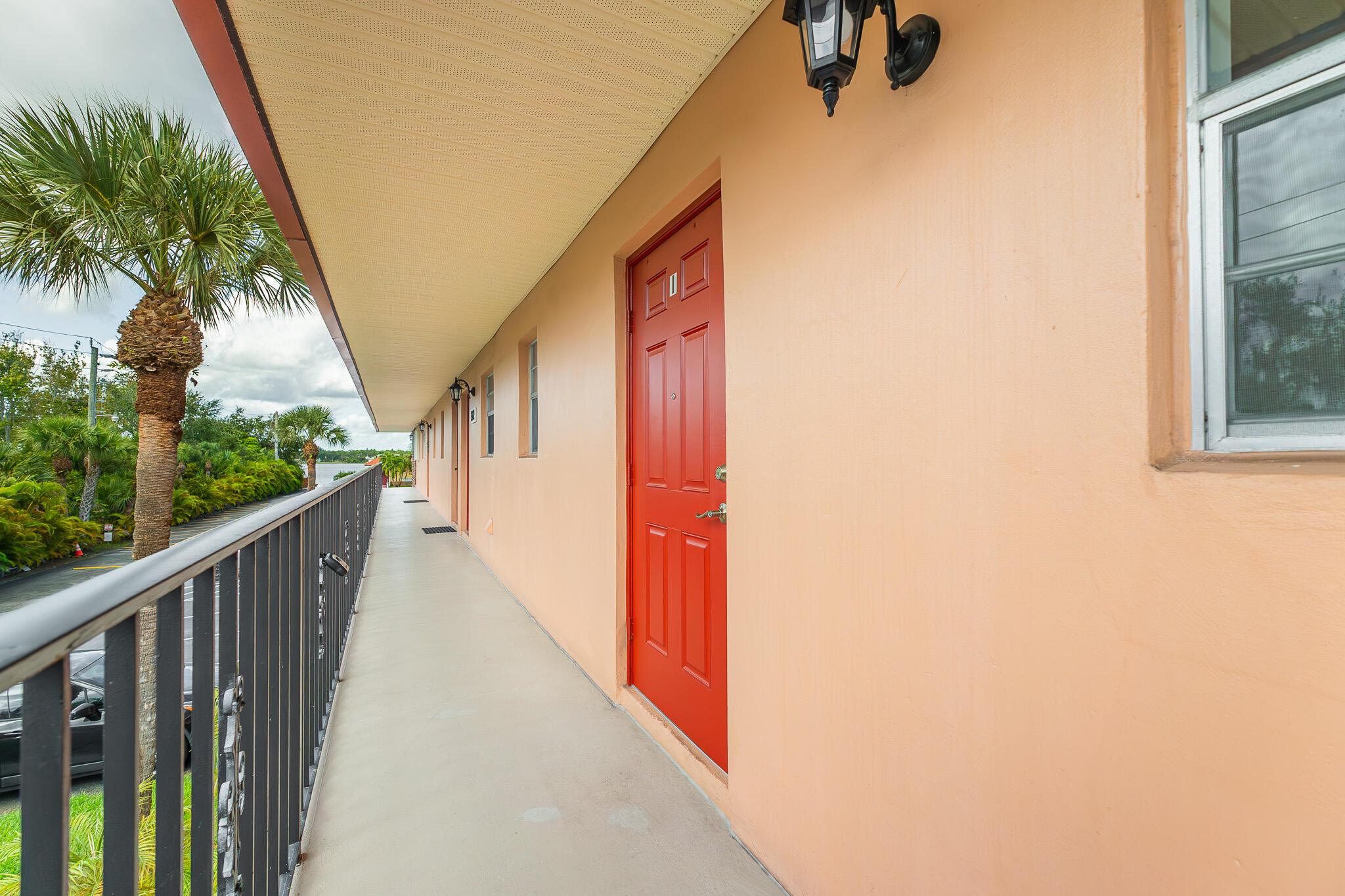 Homes for sale in Stuart, FL | 1982 Sw Palm City Road #I, Stuart, FL 34994 | MLS# R11124972