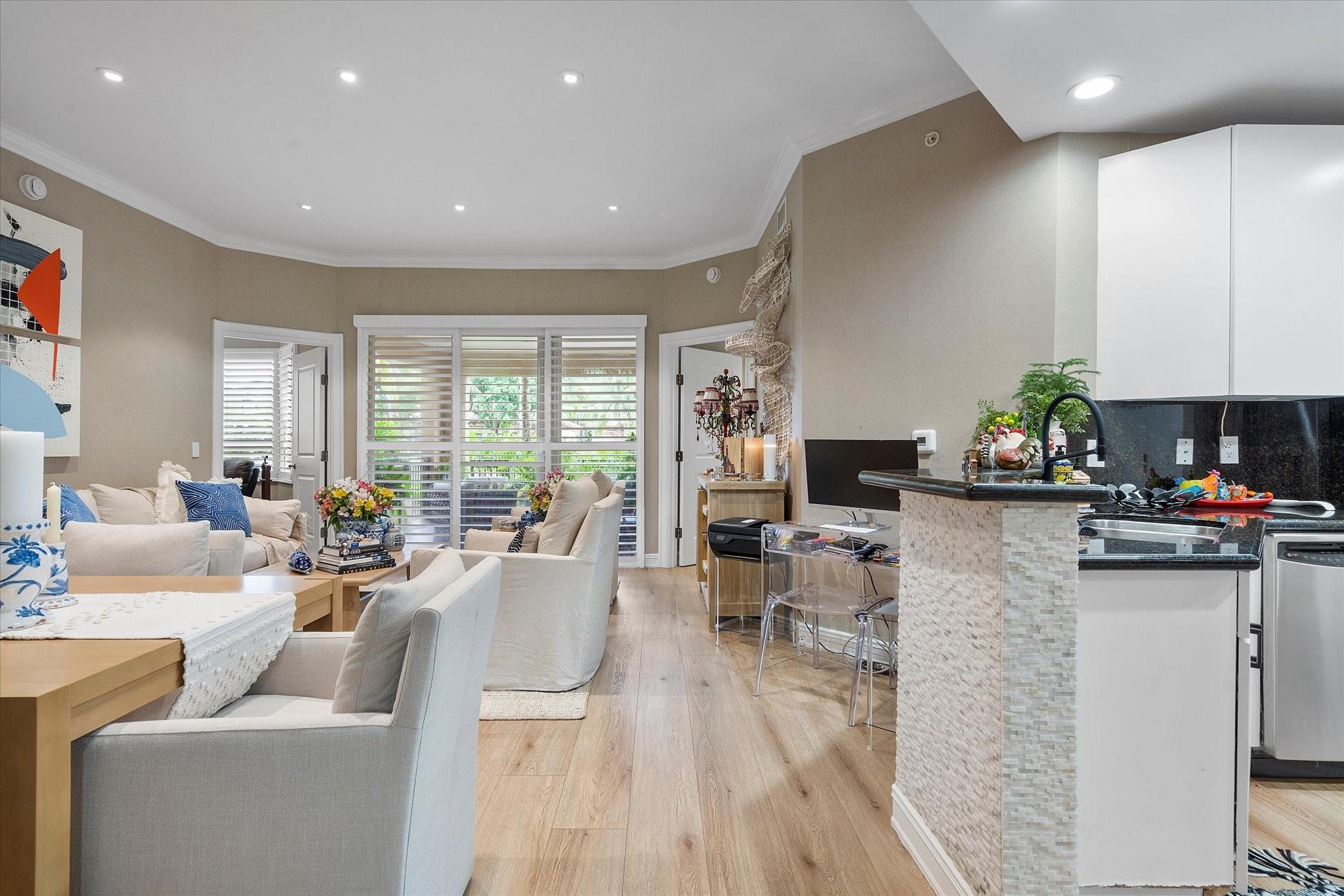 Condo for Sale in Weston, FL