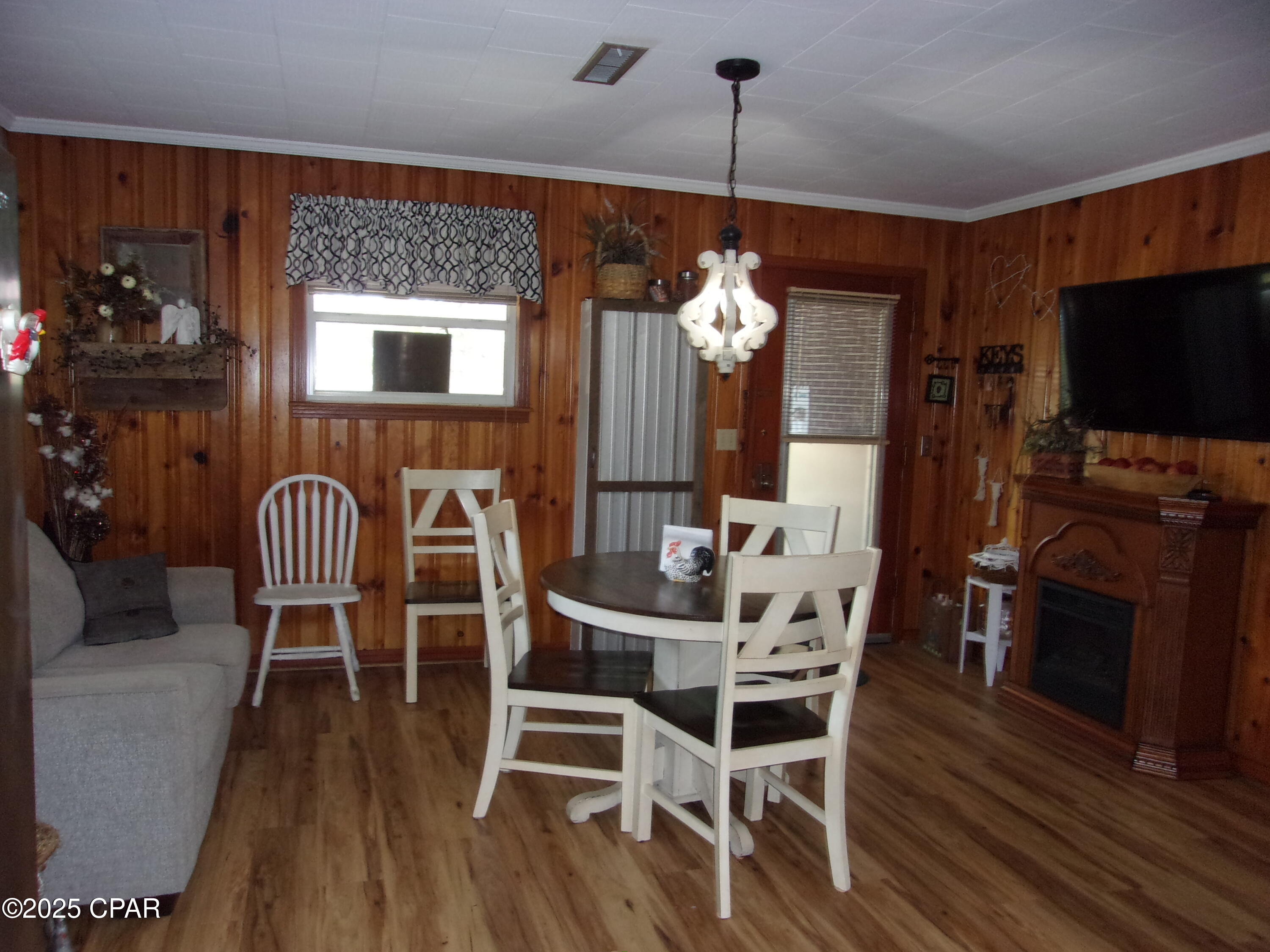 Image 8 For 703 Weeks Street