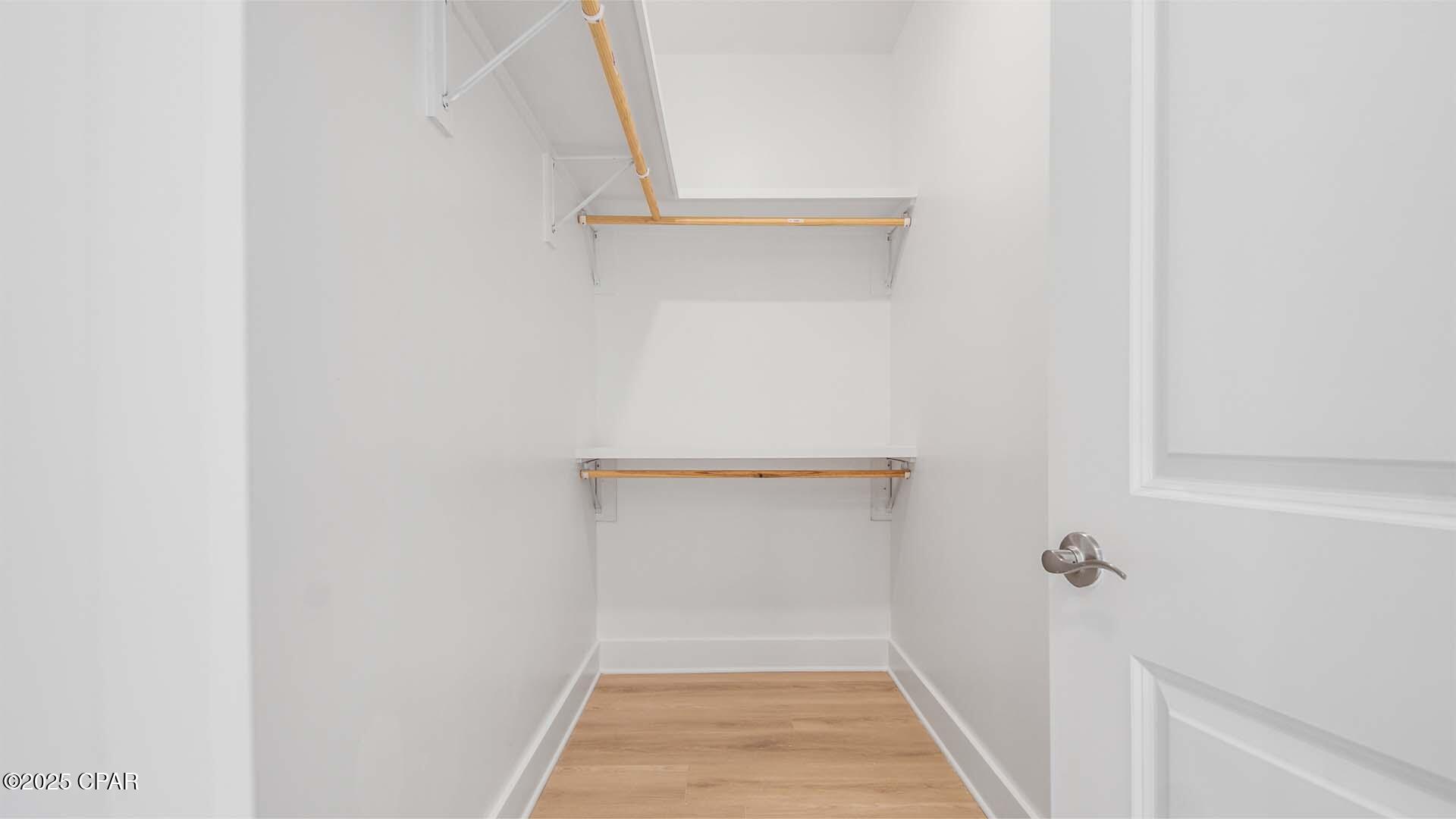 Image 11 For 885 Walsonham Drive