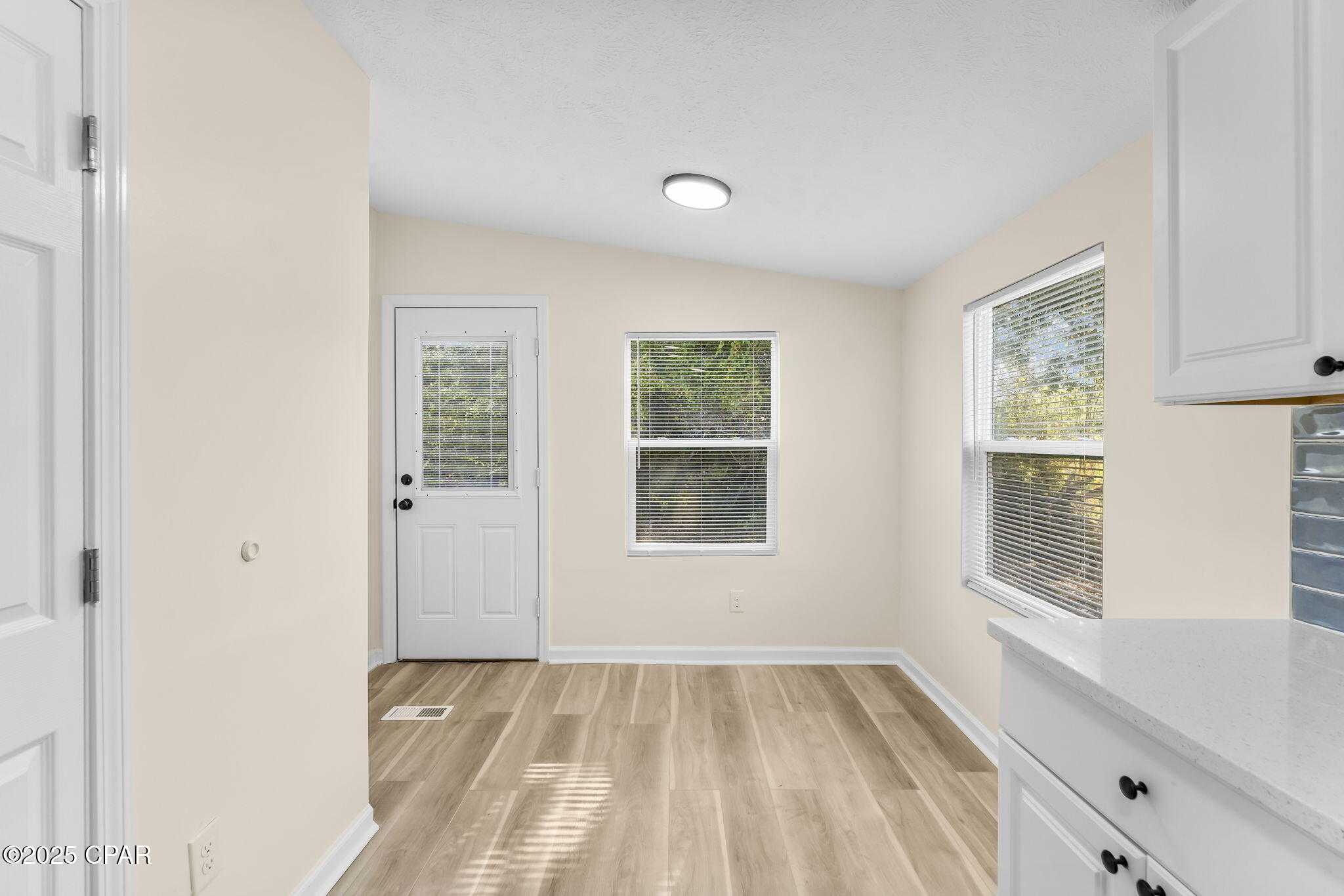 Image 16 For 5548 Glens Way Road