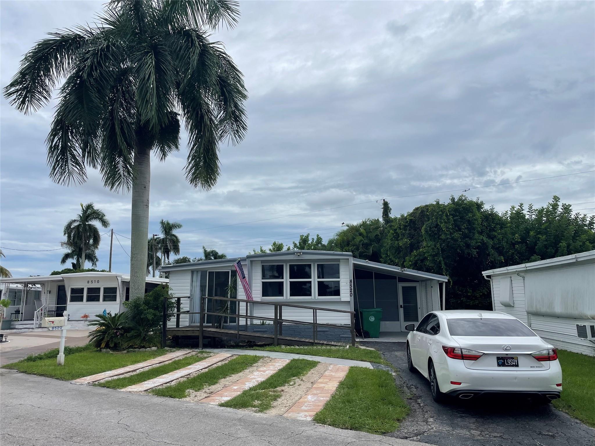 Homes for sale in Davie, FL | 8520 Sw 18Th Ct, Davie, FL 33324 | MLS# F10527341