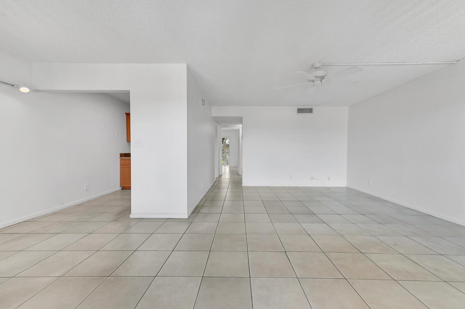 Village Green Hampton Con