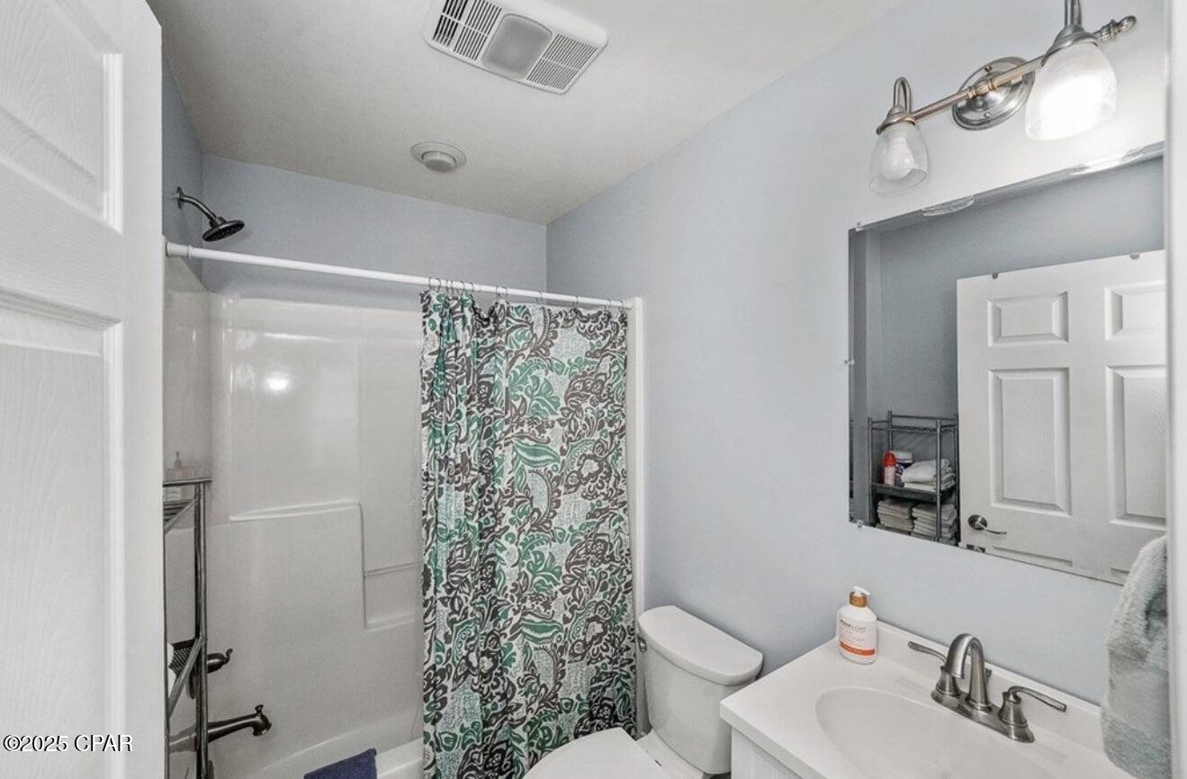 Image 10 For 976 Long Street