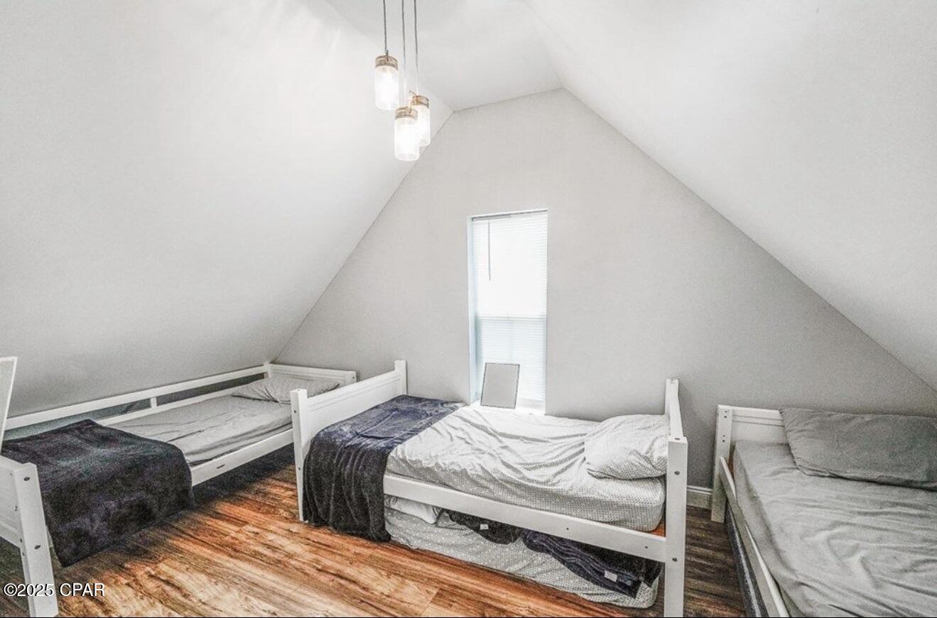 Image 12 For 976 Long Street