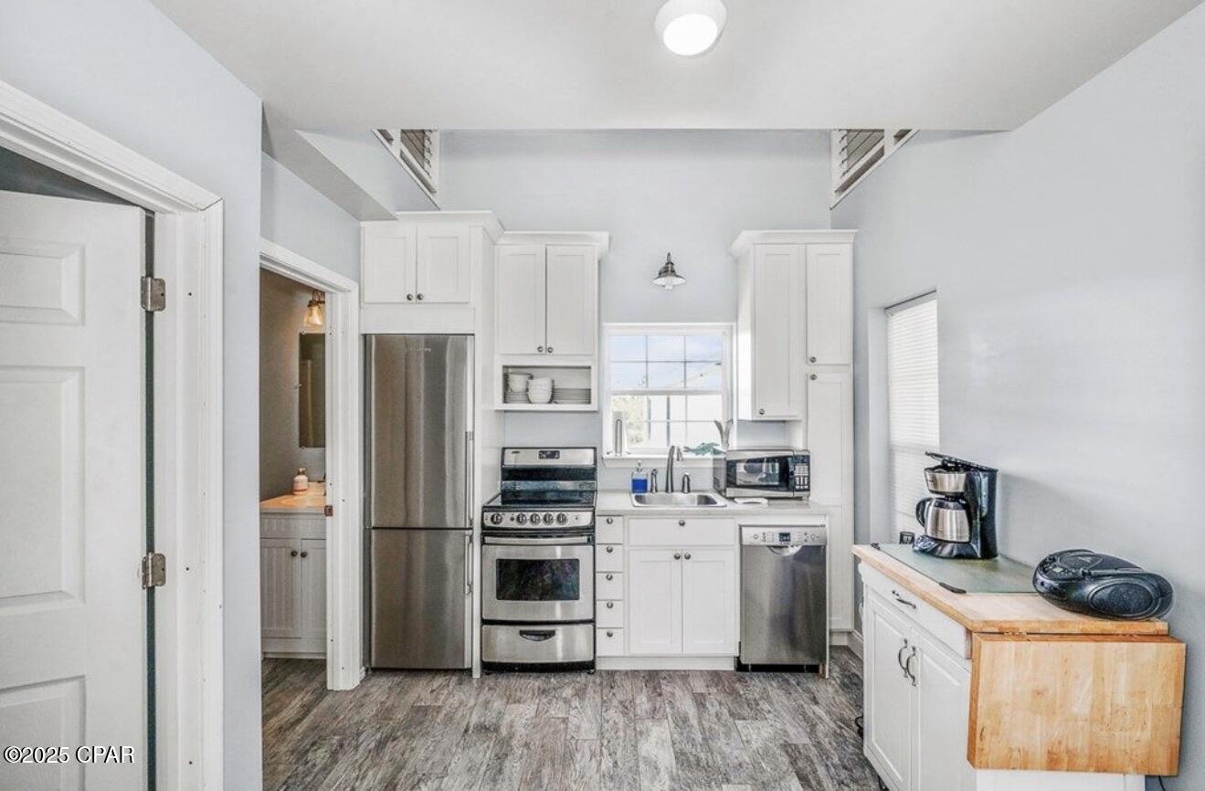 Image 8 For 976 Long Street