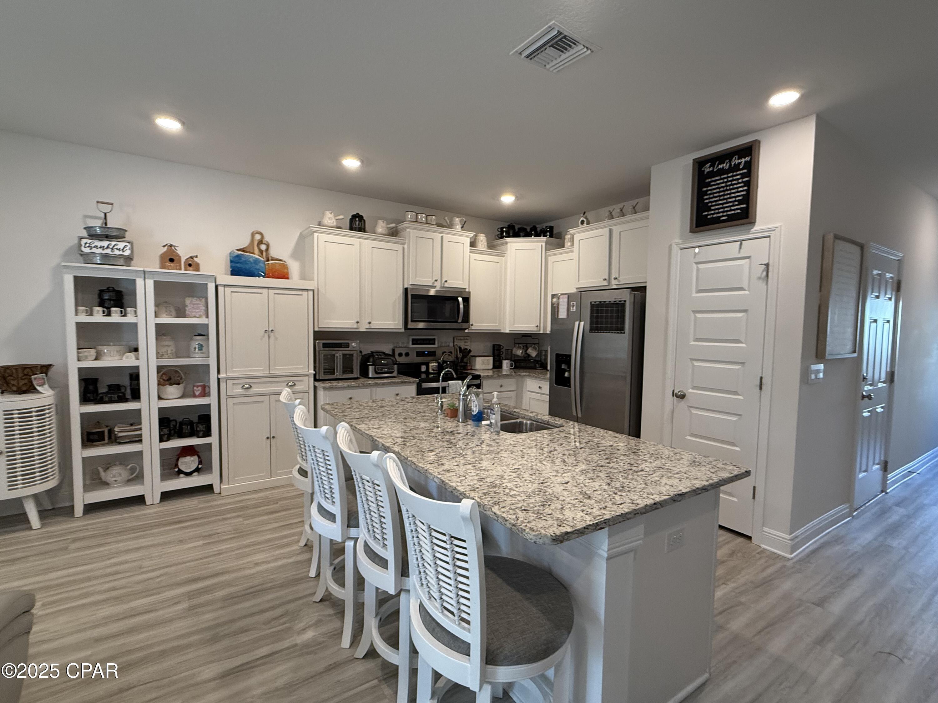 Image 11 For 102 Ellery Lane