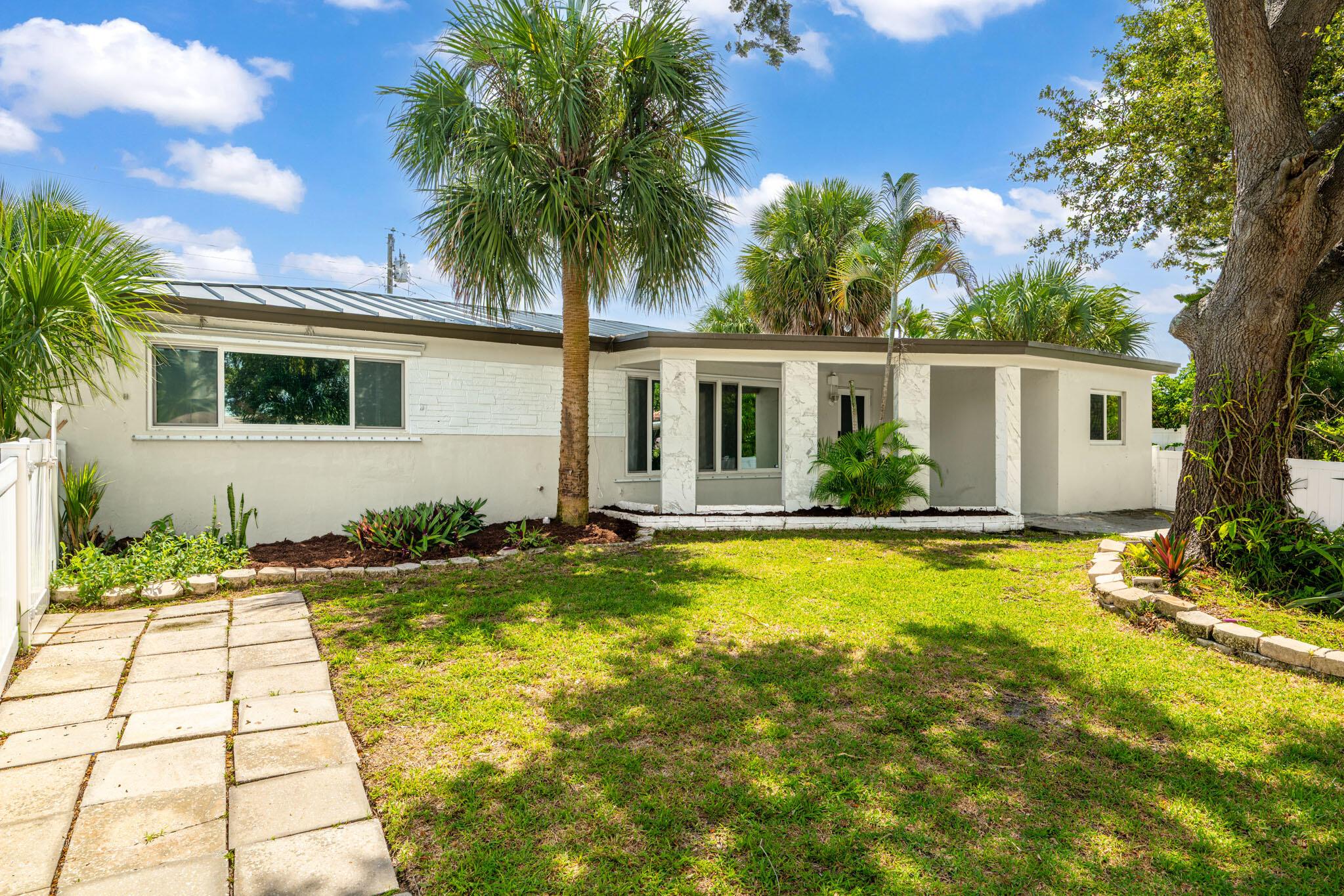 Homes for sale in Boca Raton, FL | 2298 Ne 4Th Avenue, Boca Raton, FL 33486 | MLS# R11125174