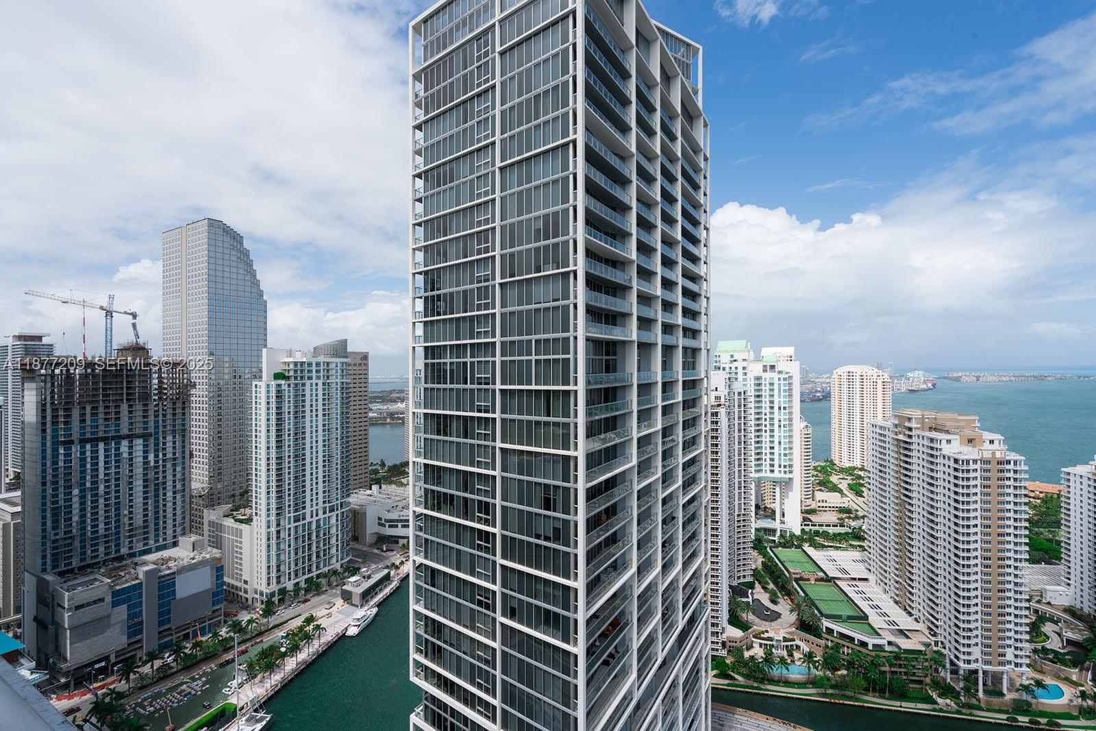 Condo for Sale in Miami, FL