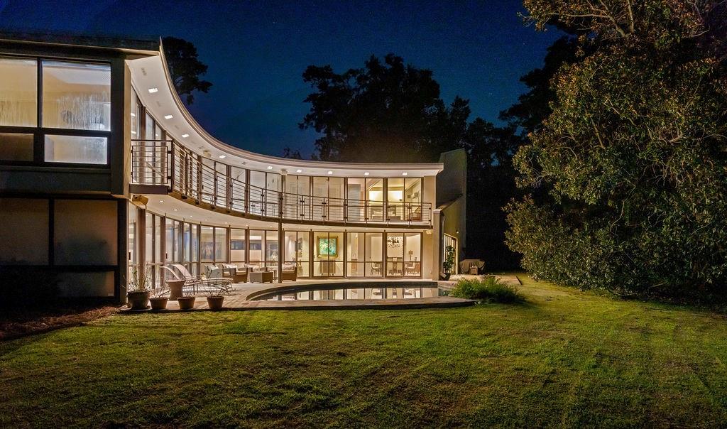 listing main picture