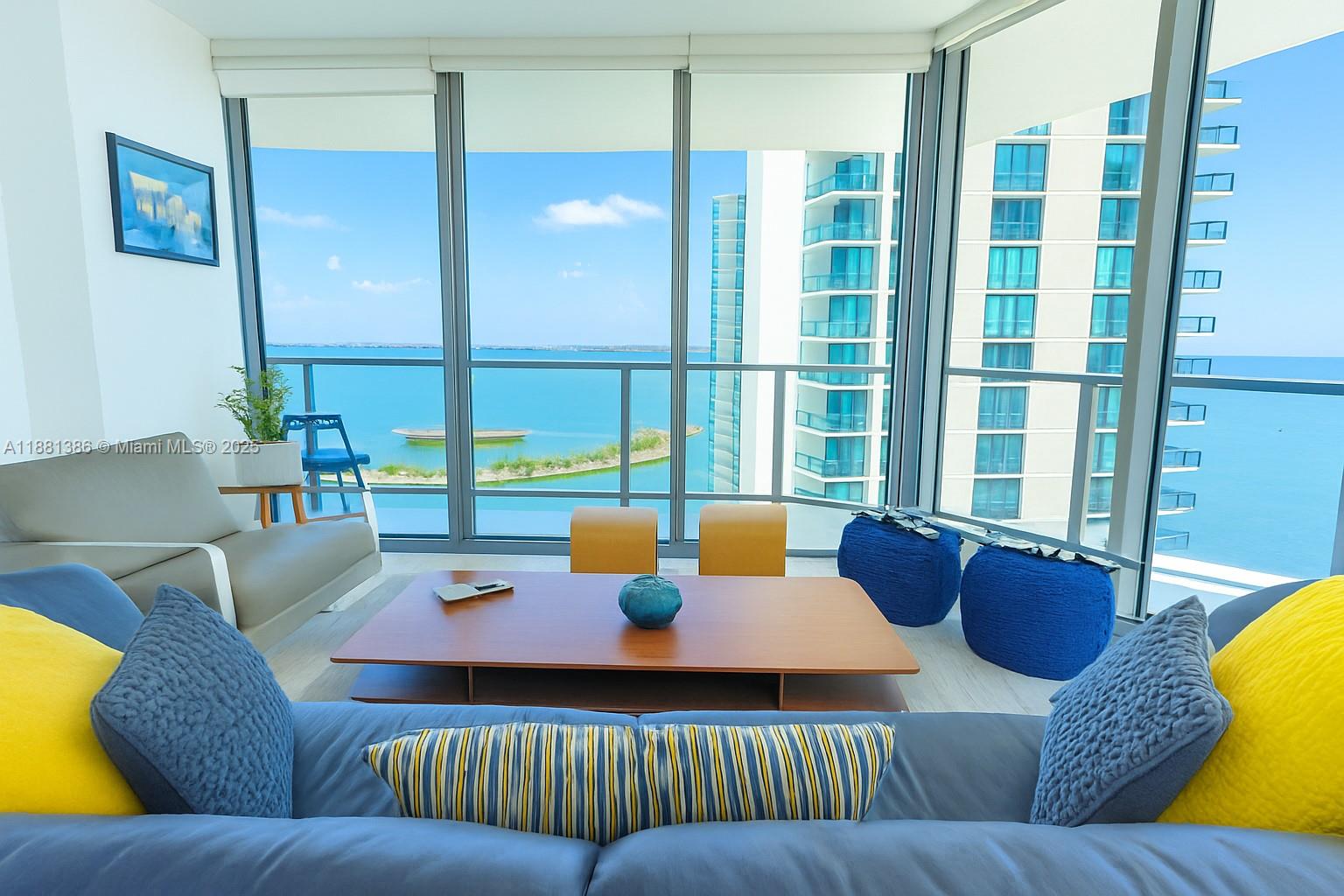 Apartamento à Venda em Miami, FL