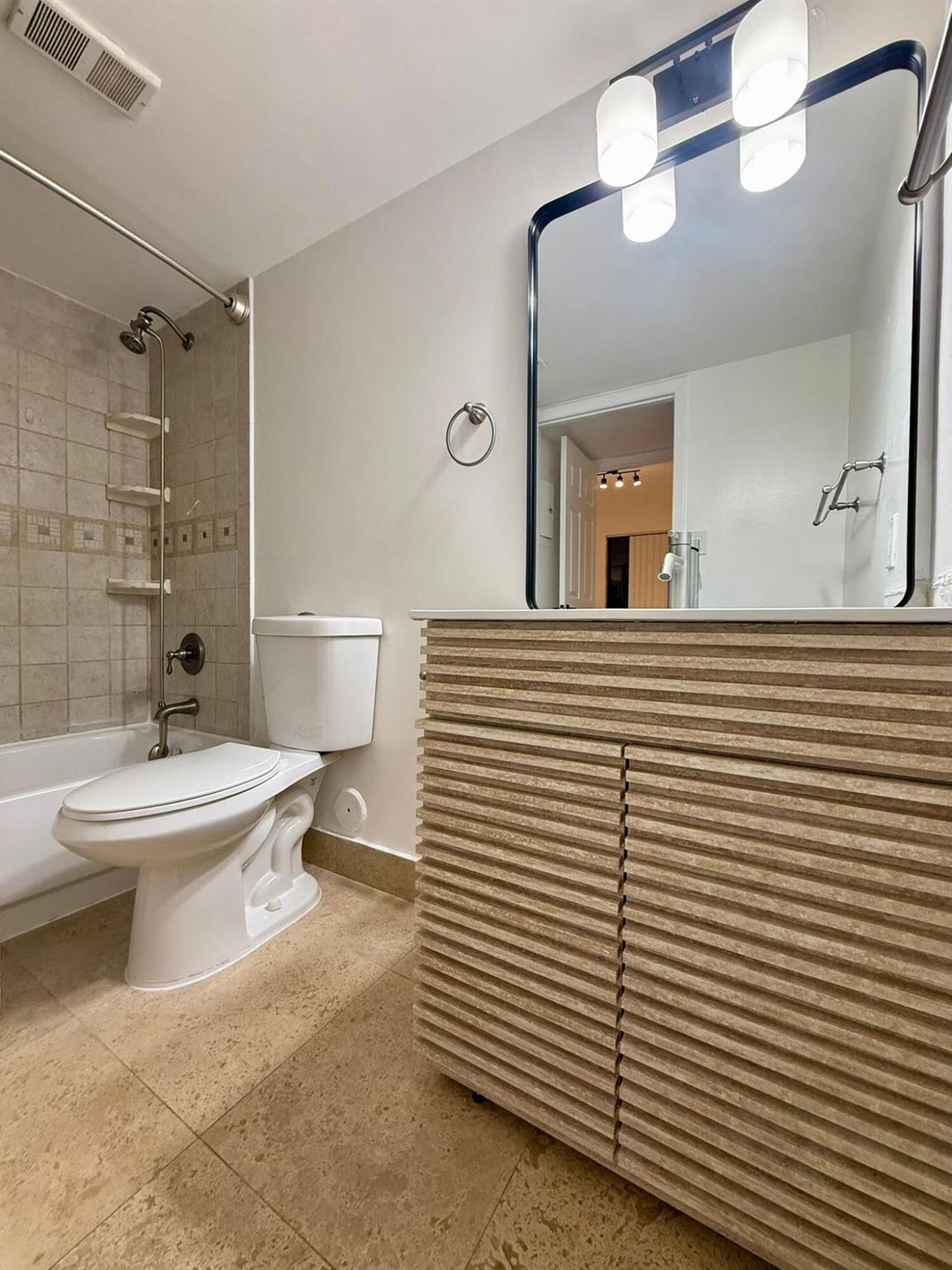 Hollywood Parc Condominiu