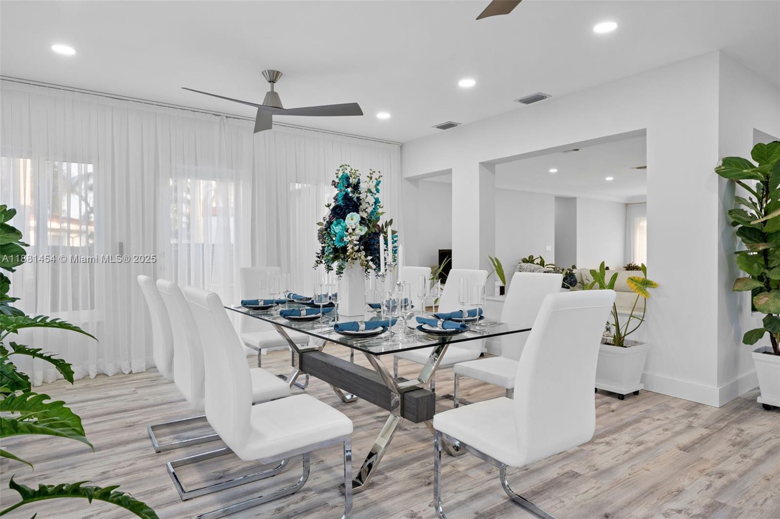 Hollywood Lakes Section