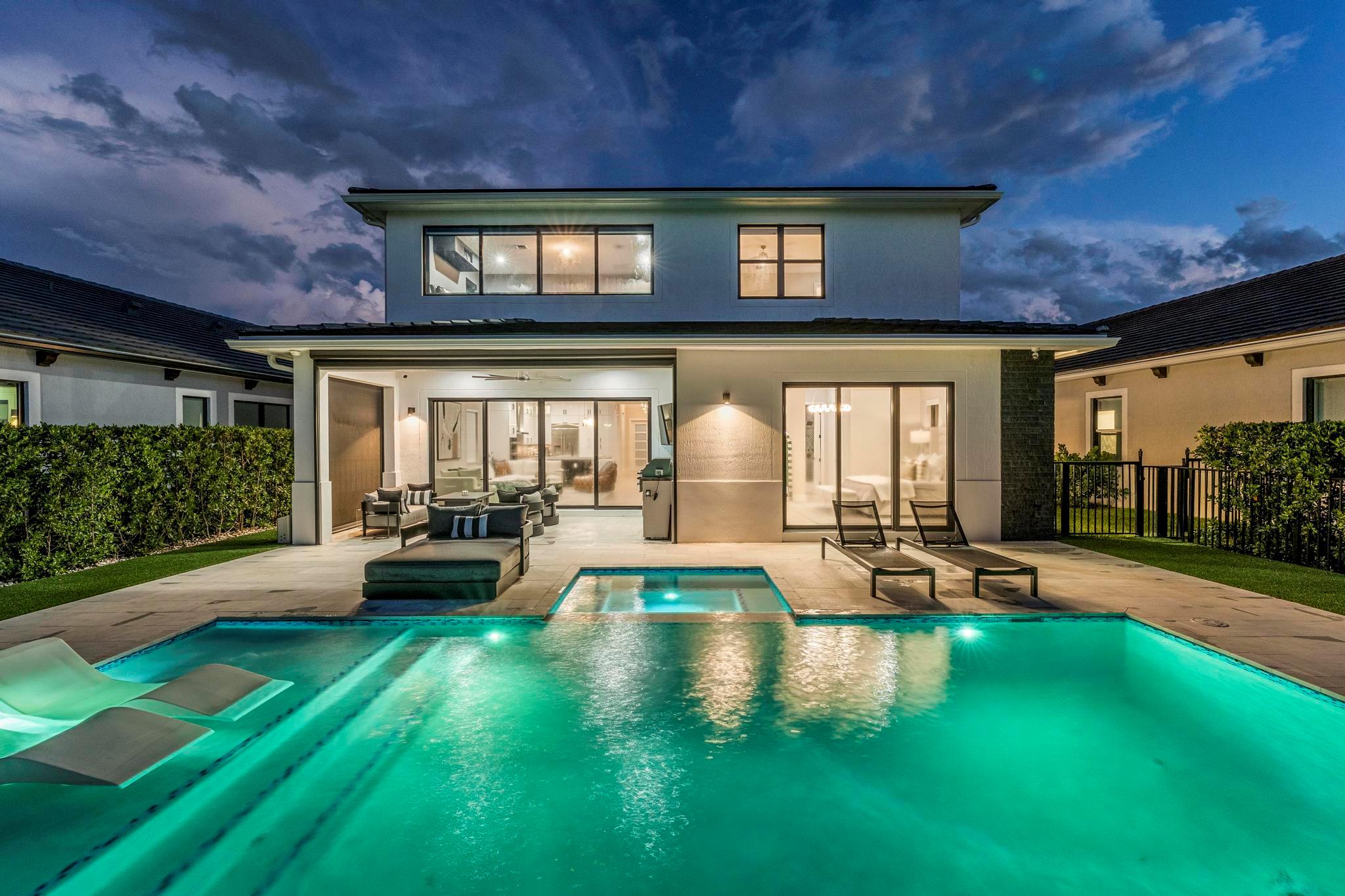 Avenir, Solana Bay By Ake