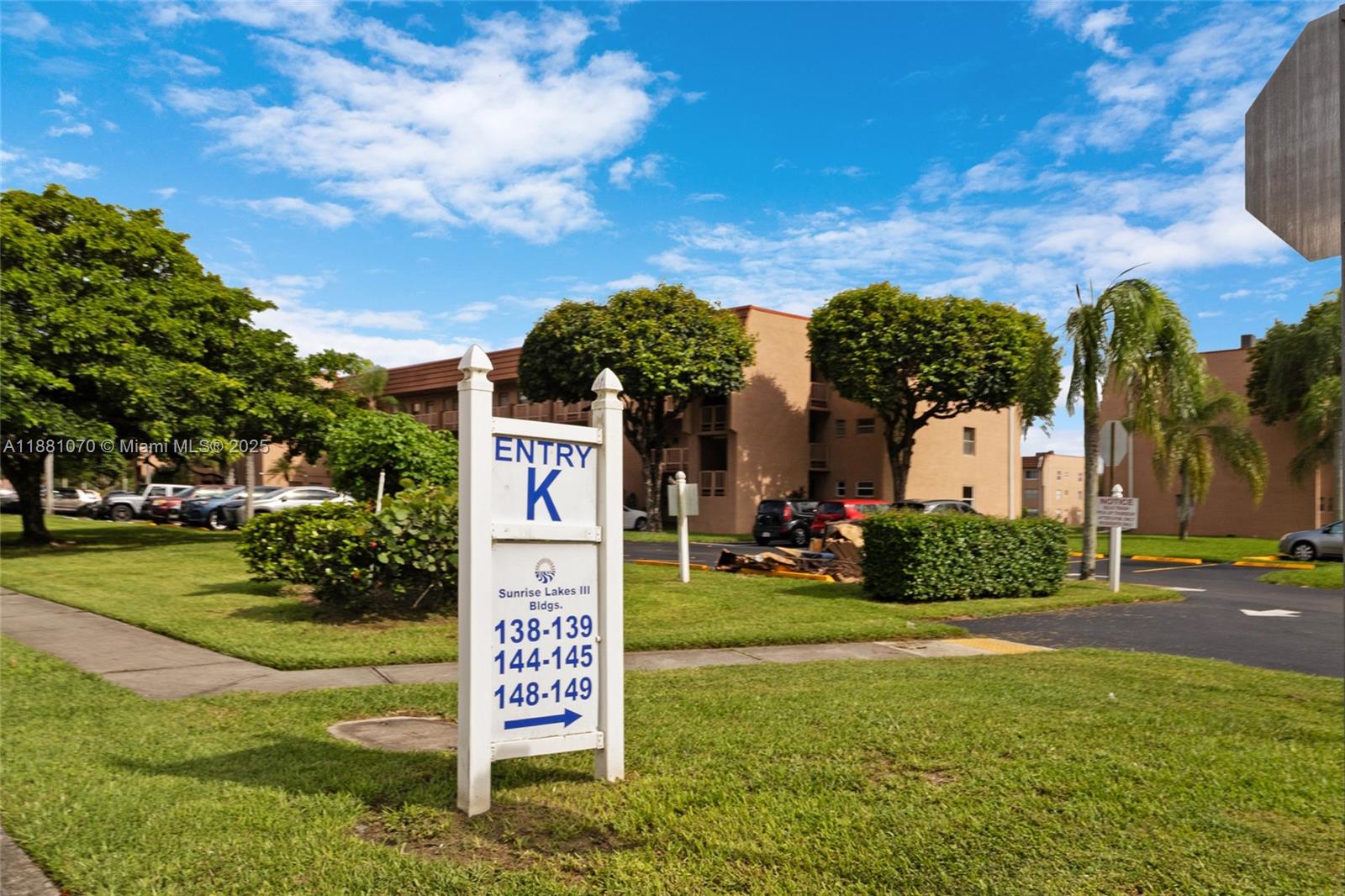 Sunrise Lakes 139 Condo