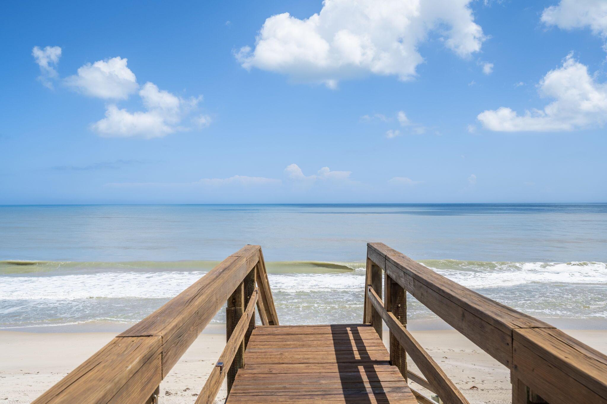 Homes for sale in Vero Beach, FL | 70 Beachside Dr #203, Vero Beach, FL 32963 | MLS# R11125309