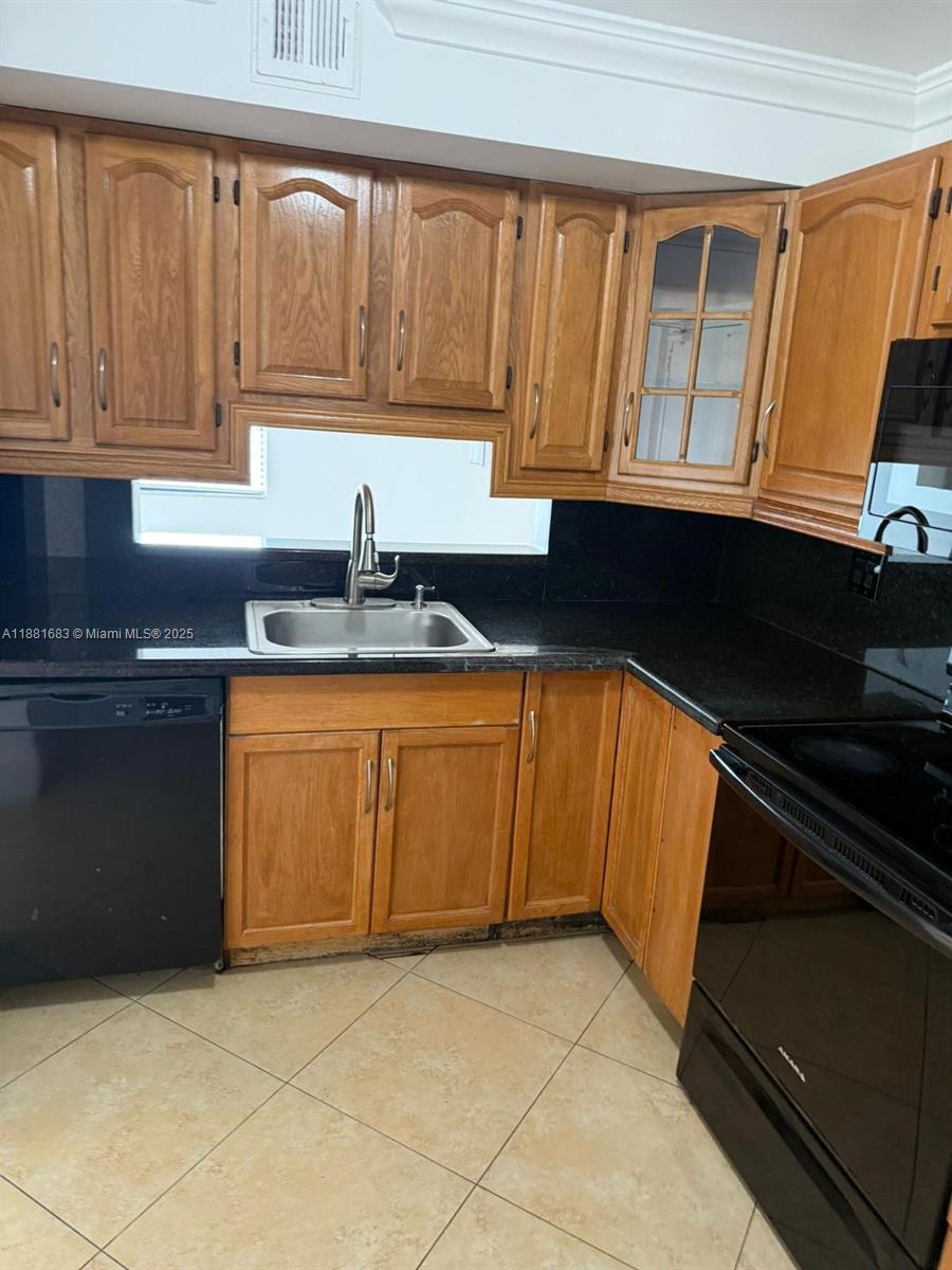 Miramar Club Condominium