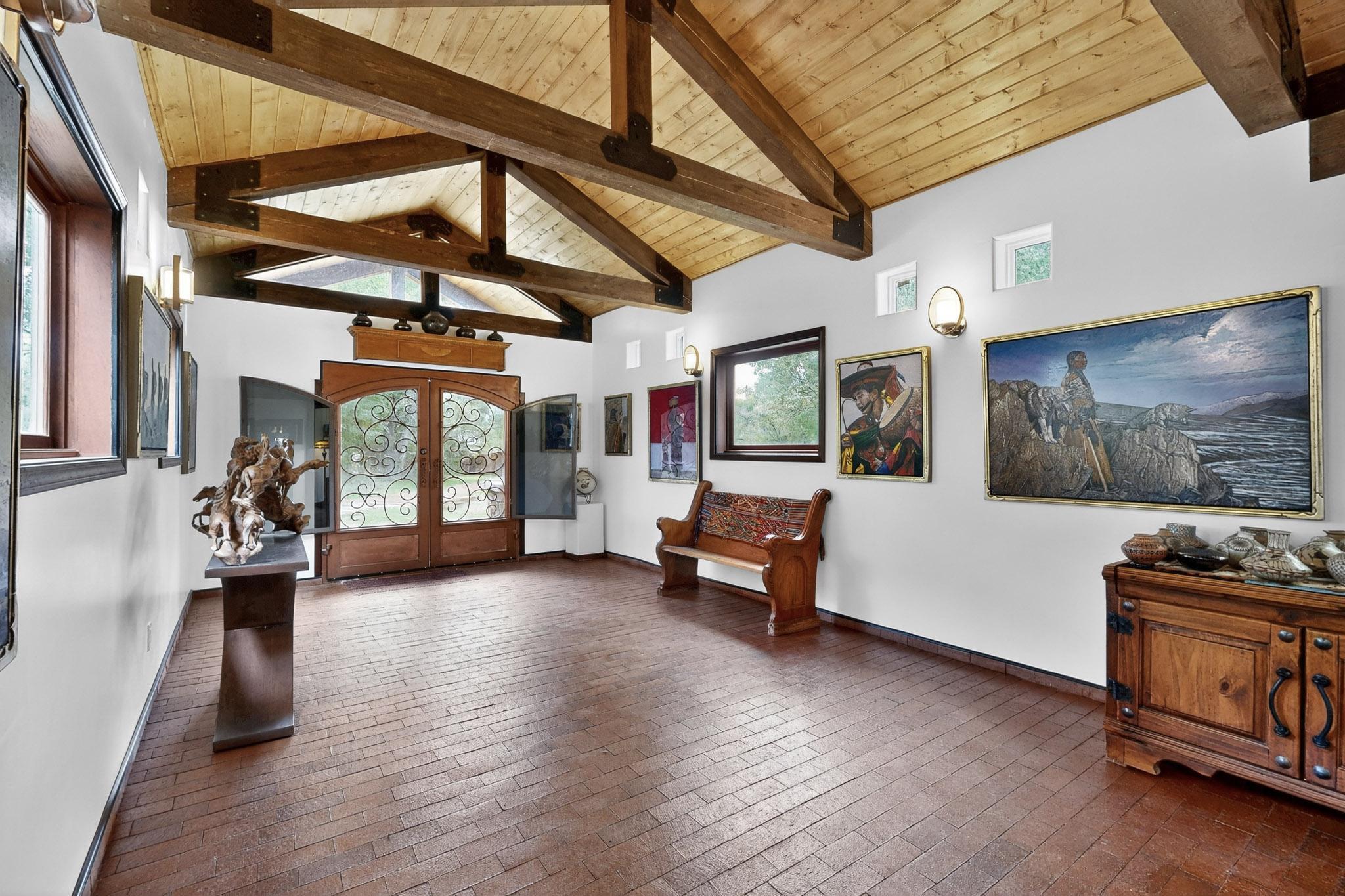 160 ANDREWS Lane Living Room