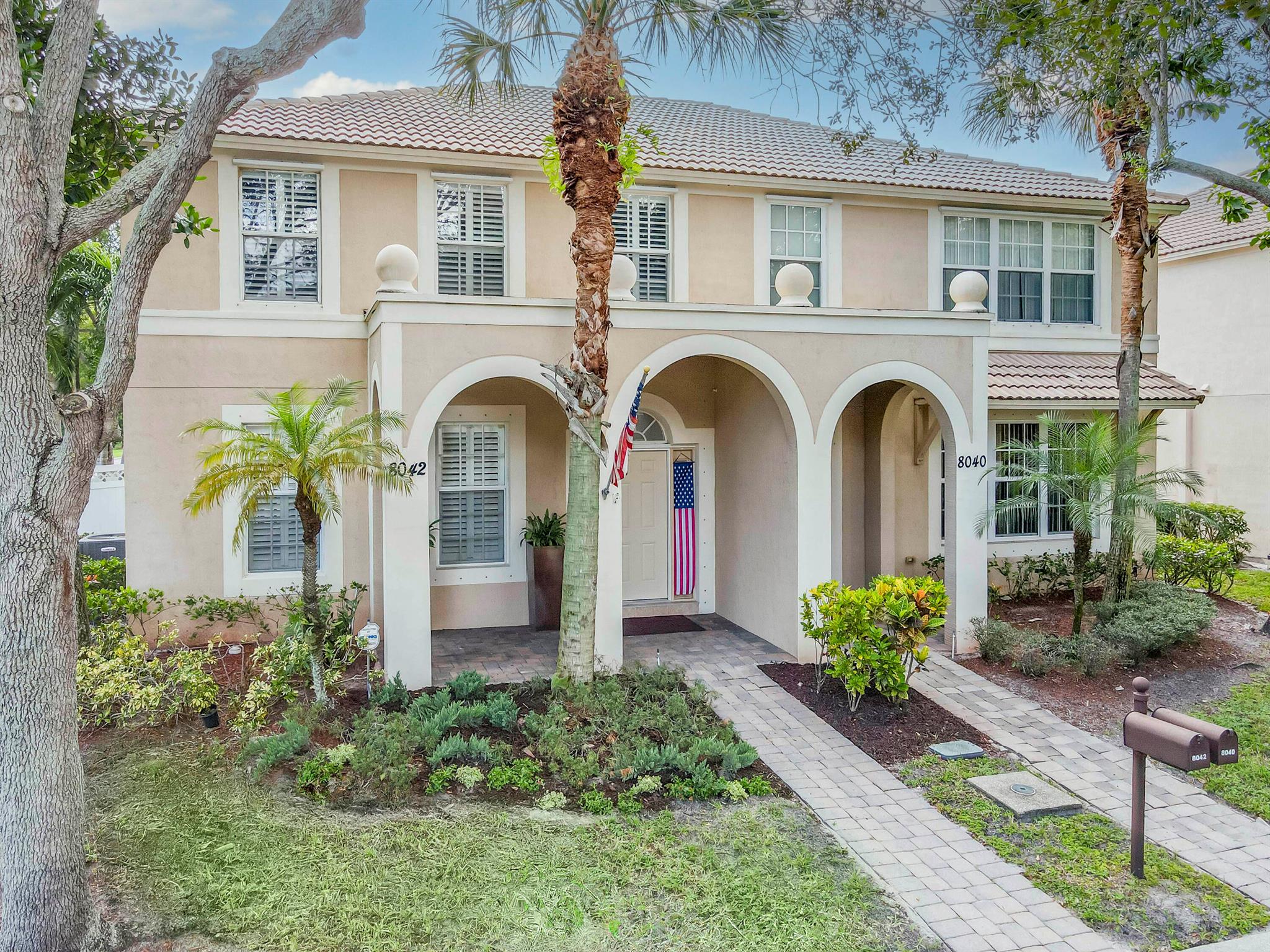 House for Sale in Palm Beach Gardens, FL