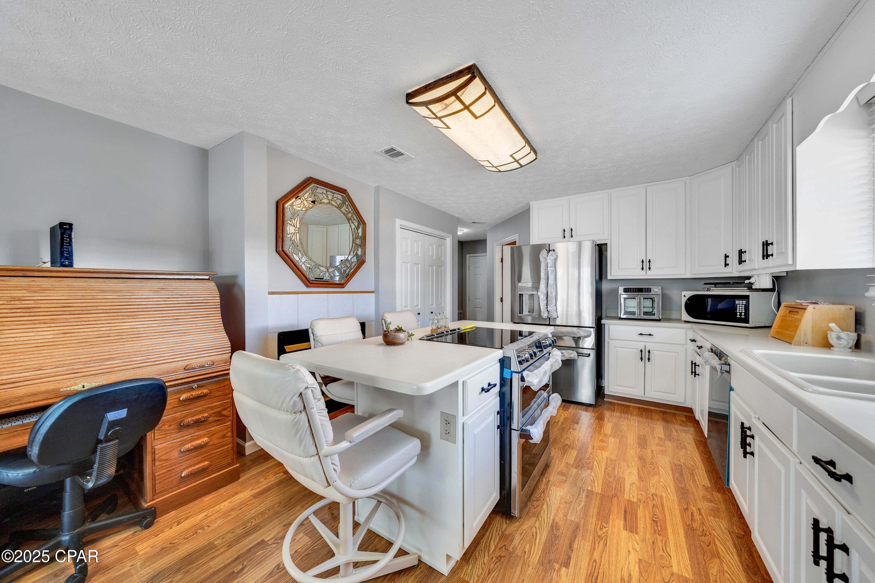 Image 22 For 21926 Lakeview Drive