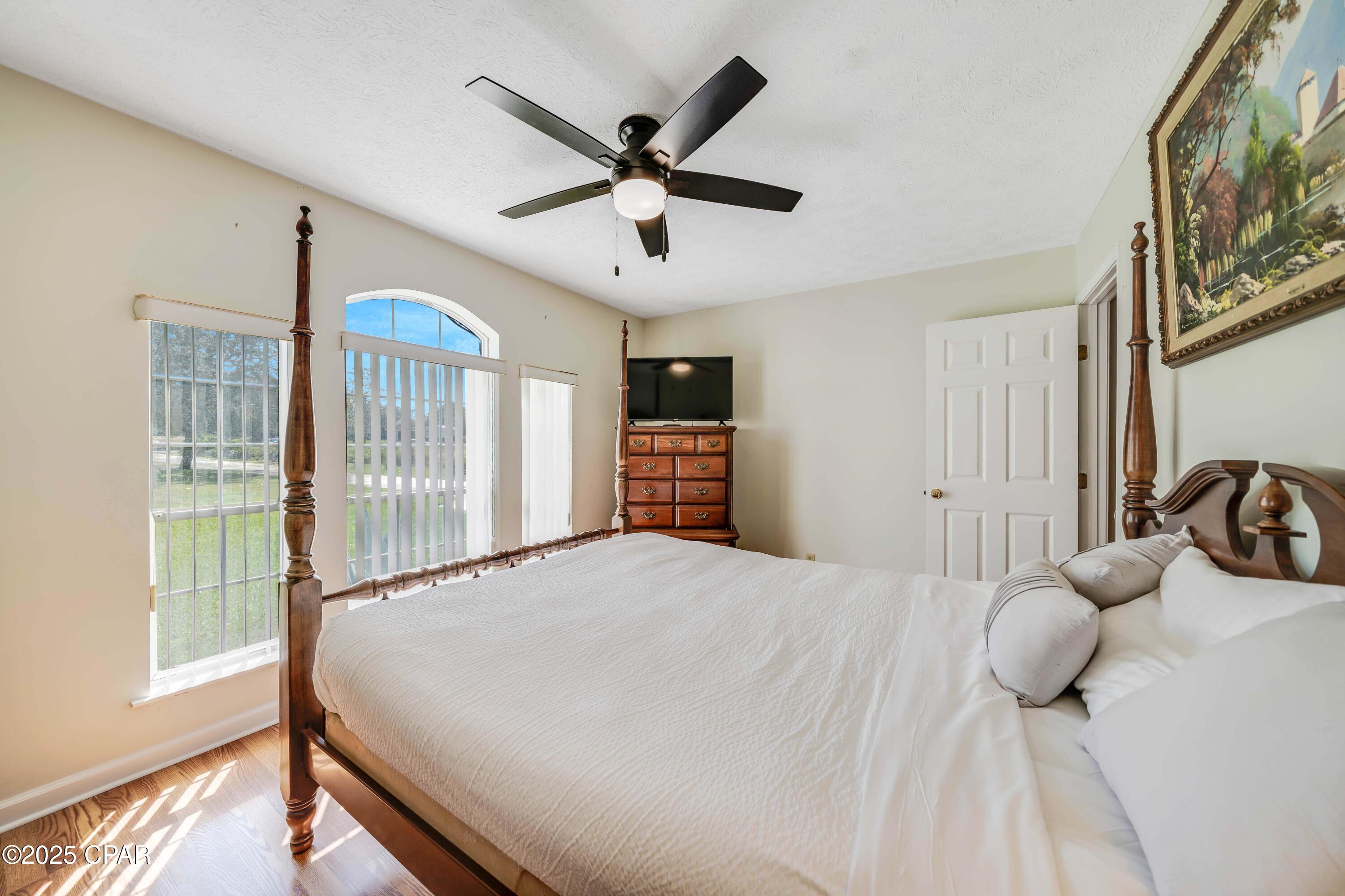 Image 32 For 21926 Lakeview Drive