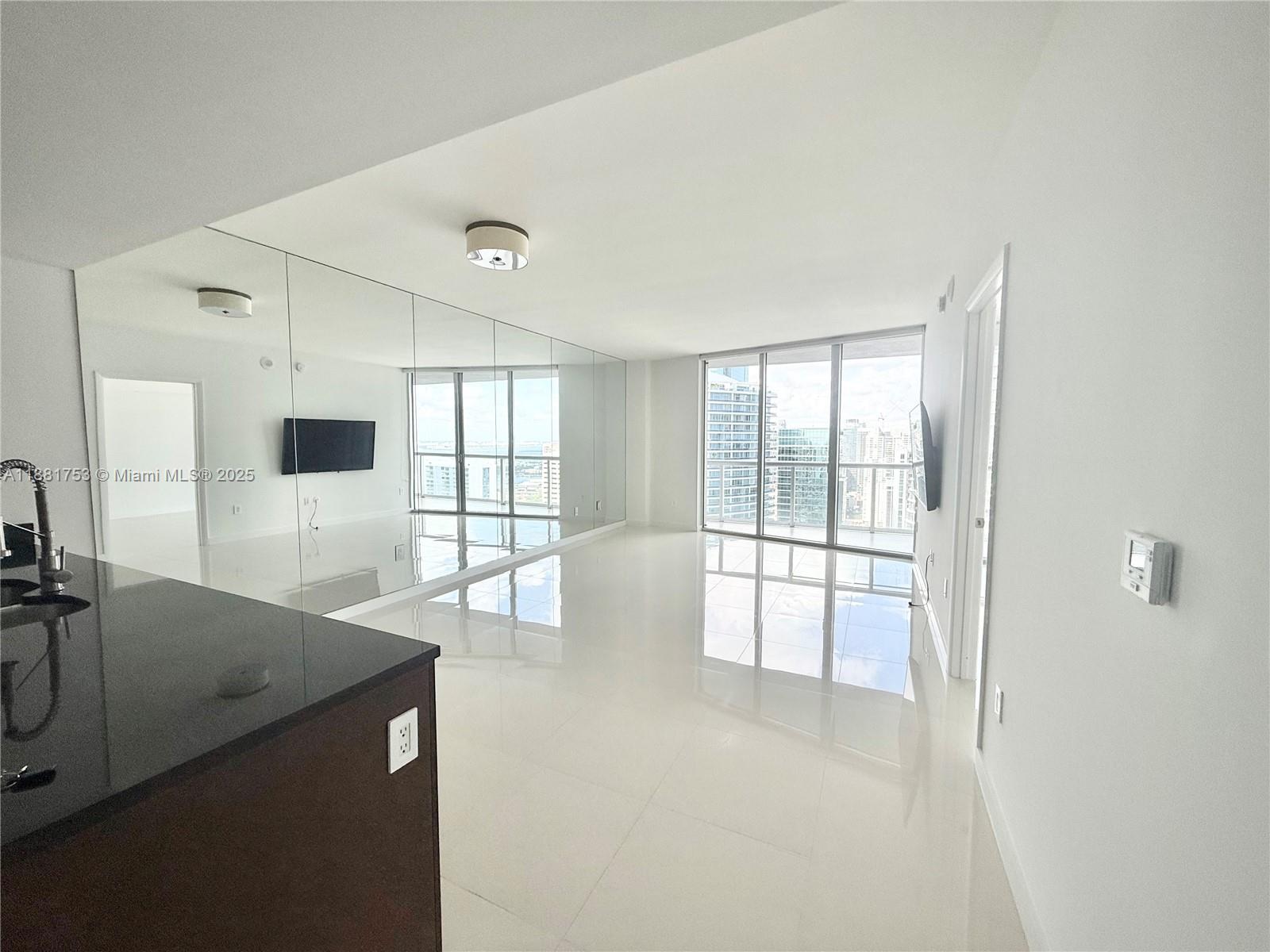 Iconbrickell Condo No 1