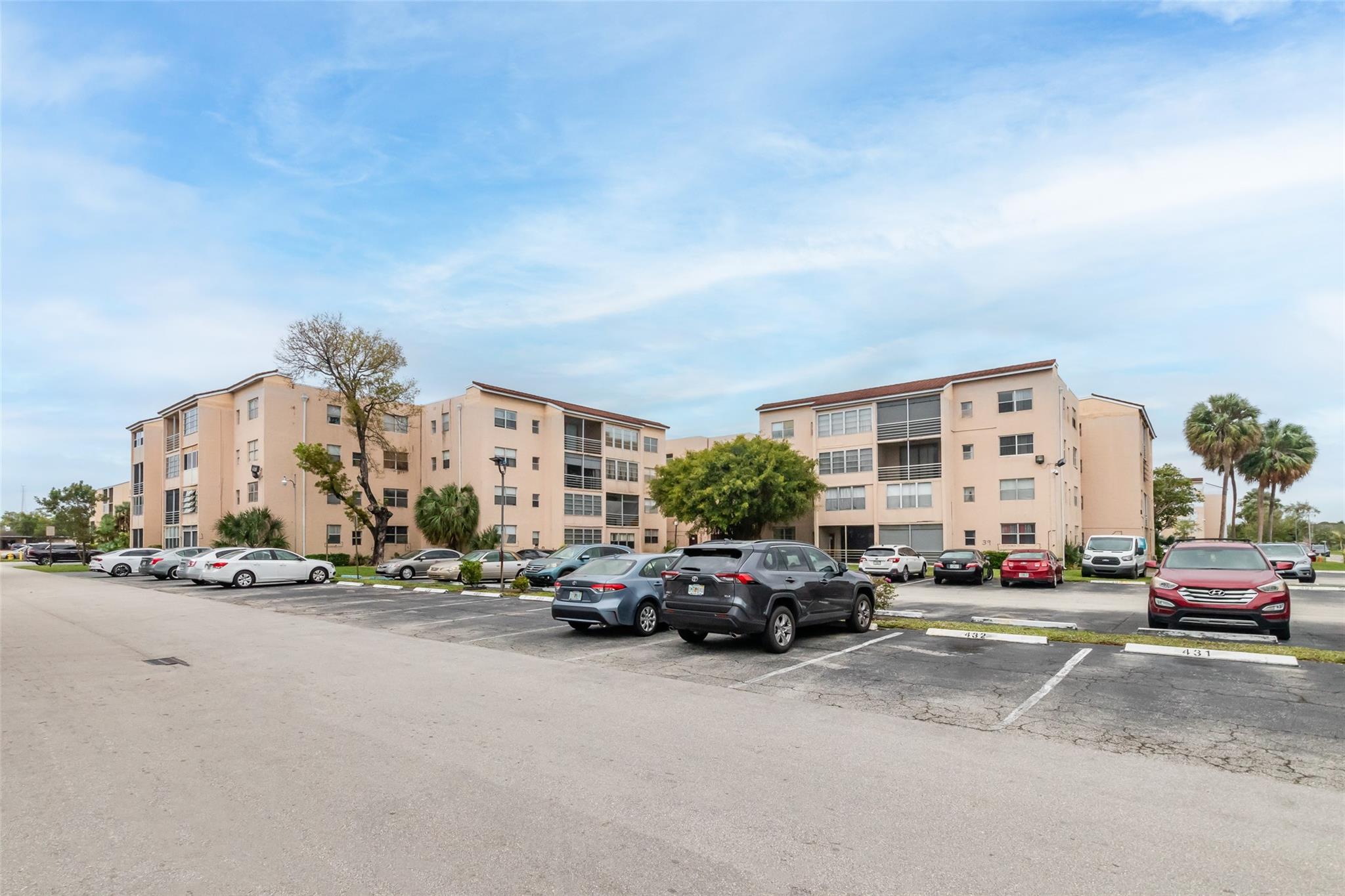 Homes for sale in Lauderdale Lakes, FL | 2840 Somerset Dr #403, Lauderdale Lakes, FL 33311 | MLS# F10526733