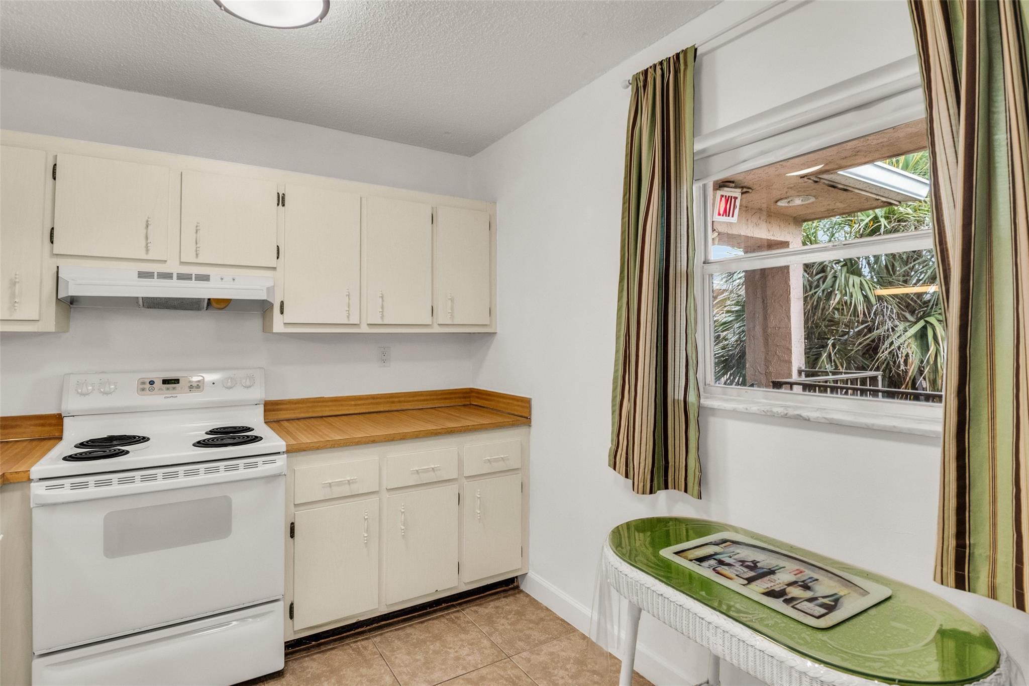 Homes for sale in Lauderdale Lakes, FL | 2840 Somerset Dr #403, Lauderdale Lakes, FL 33311 | MLS# F10526733