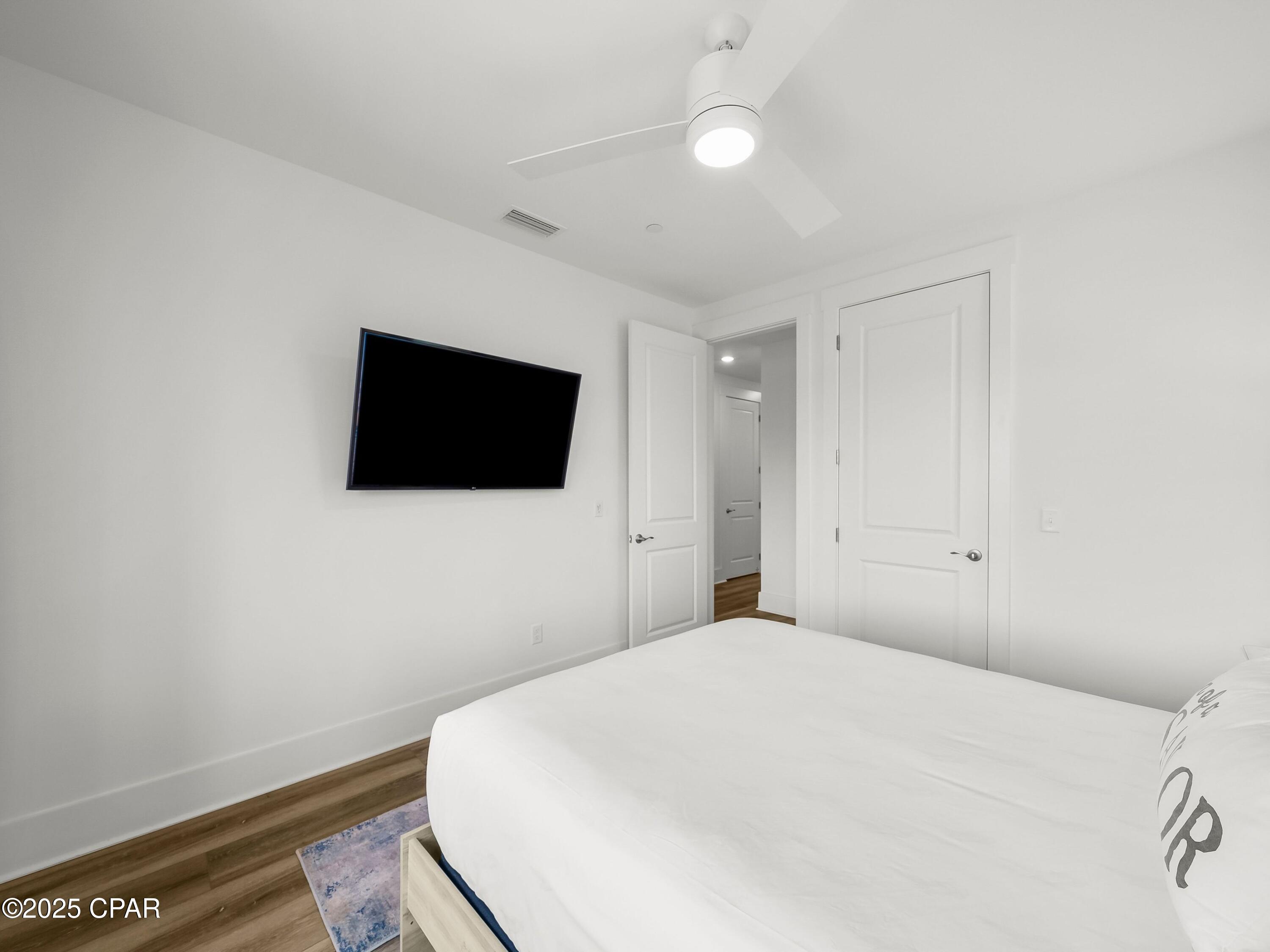 Image 39 For 13650 Front Beach Road