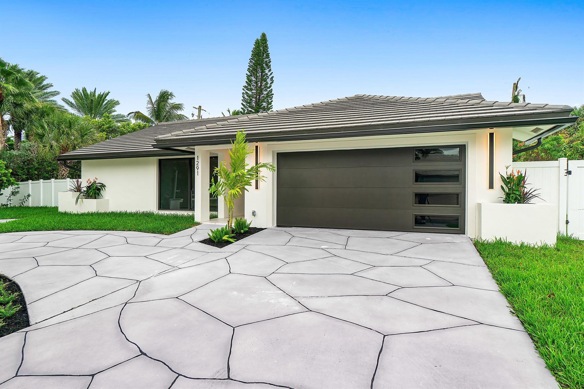 Homes for sale in Singer Island, FL | 1291 Bimini Lane, Singer Island, FL 33404 | MLS# R11125503