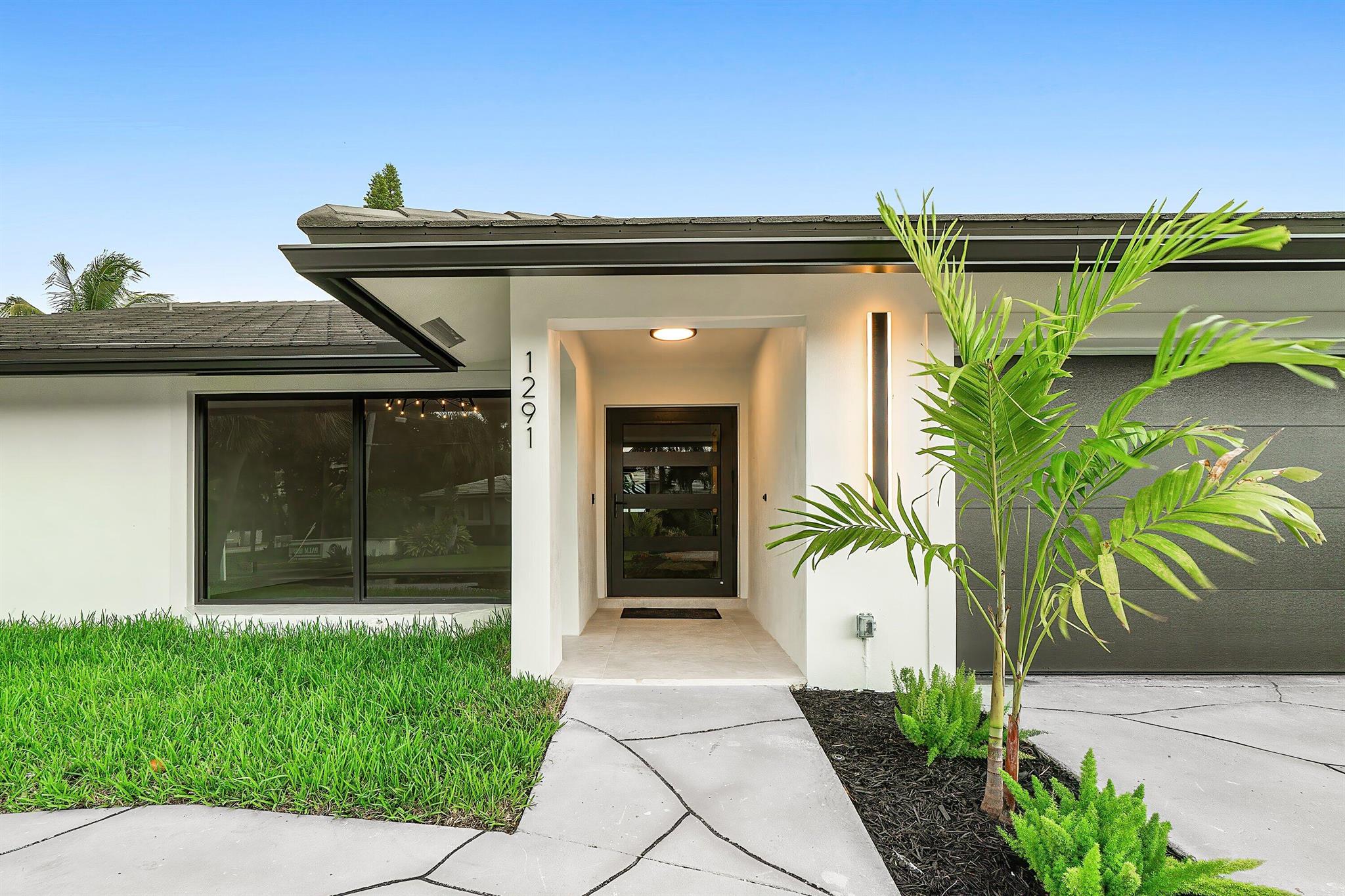 Homes for sale in Singer Island, FL | 1291 Bimini Lane, Singer Island, FL 33404 | MLS# R11125503