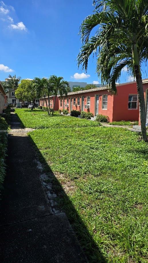 Hollywood Little Ranches