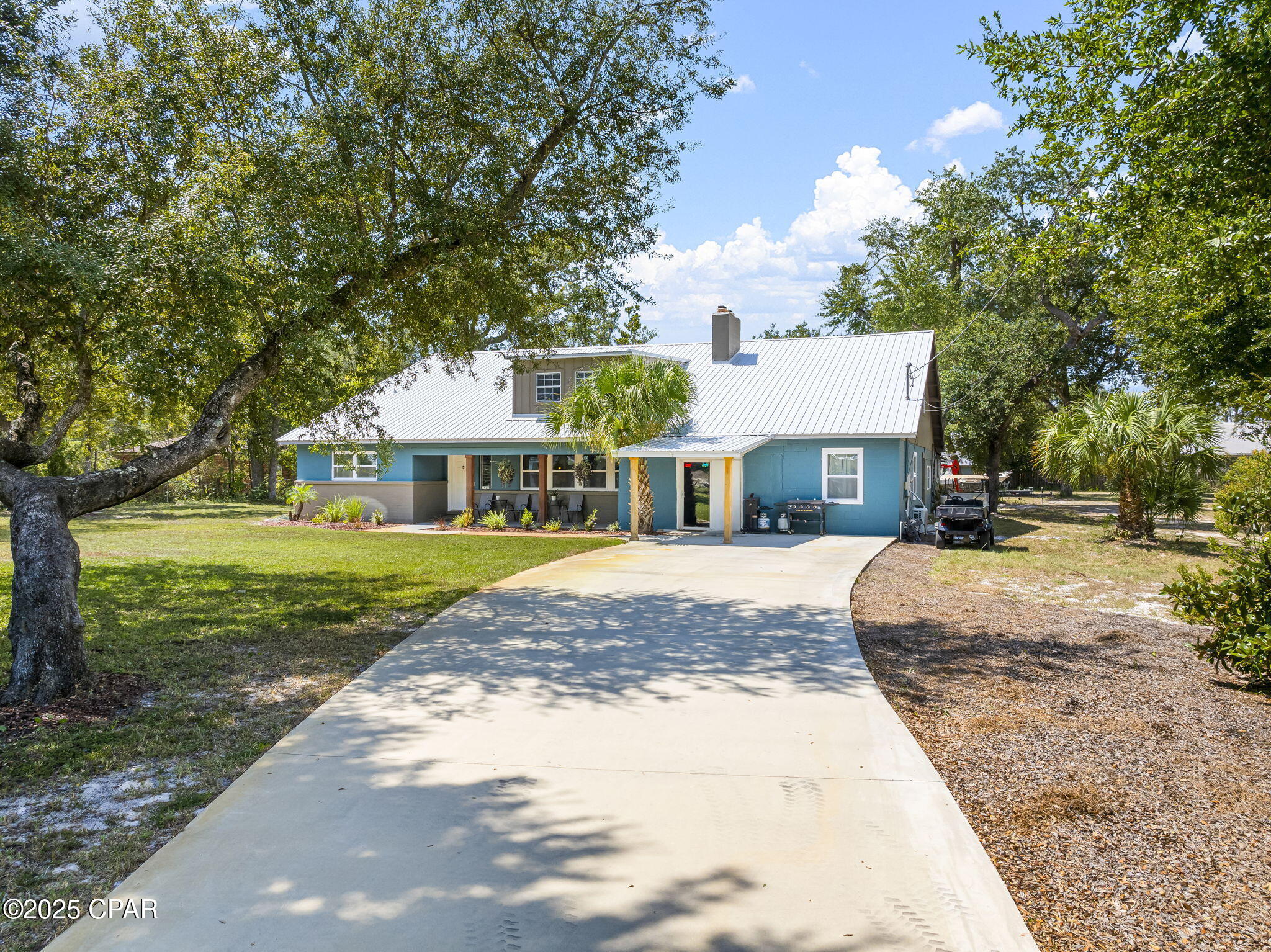 Listing photo id 2 for 1428 Parkway Drive