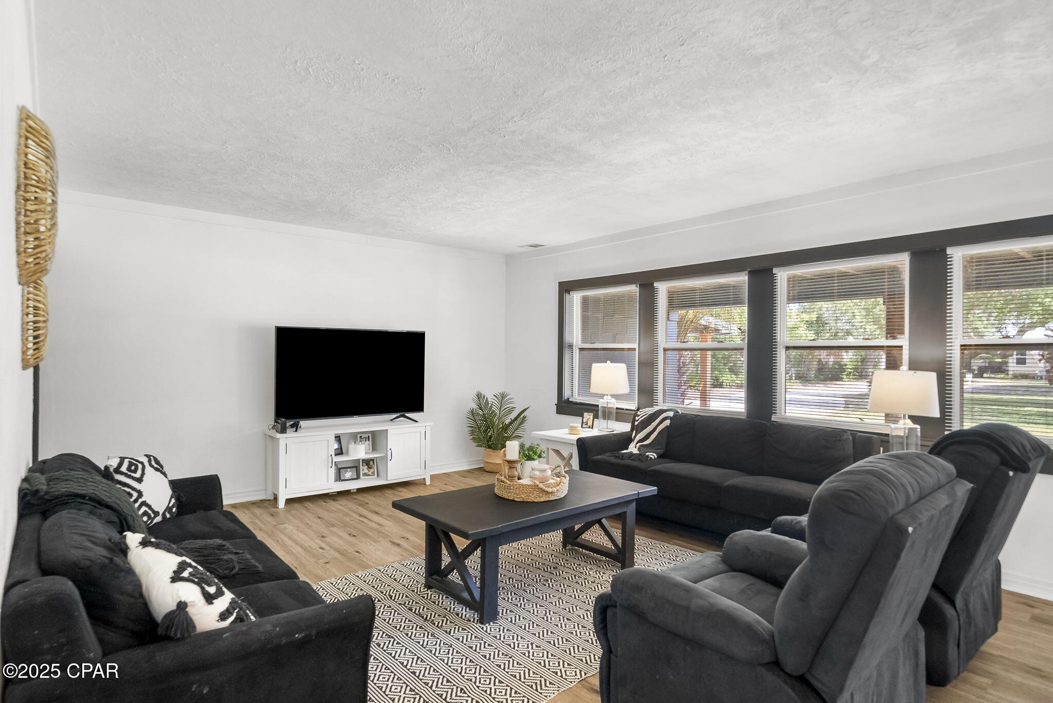 Listing photo id 23 for 1428 Parkway Drive