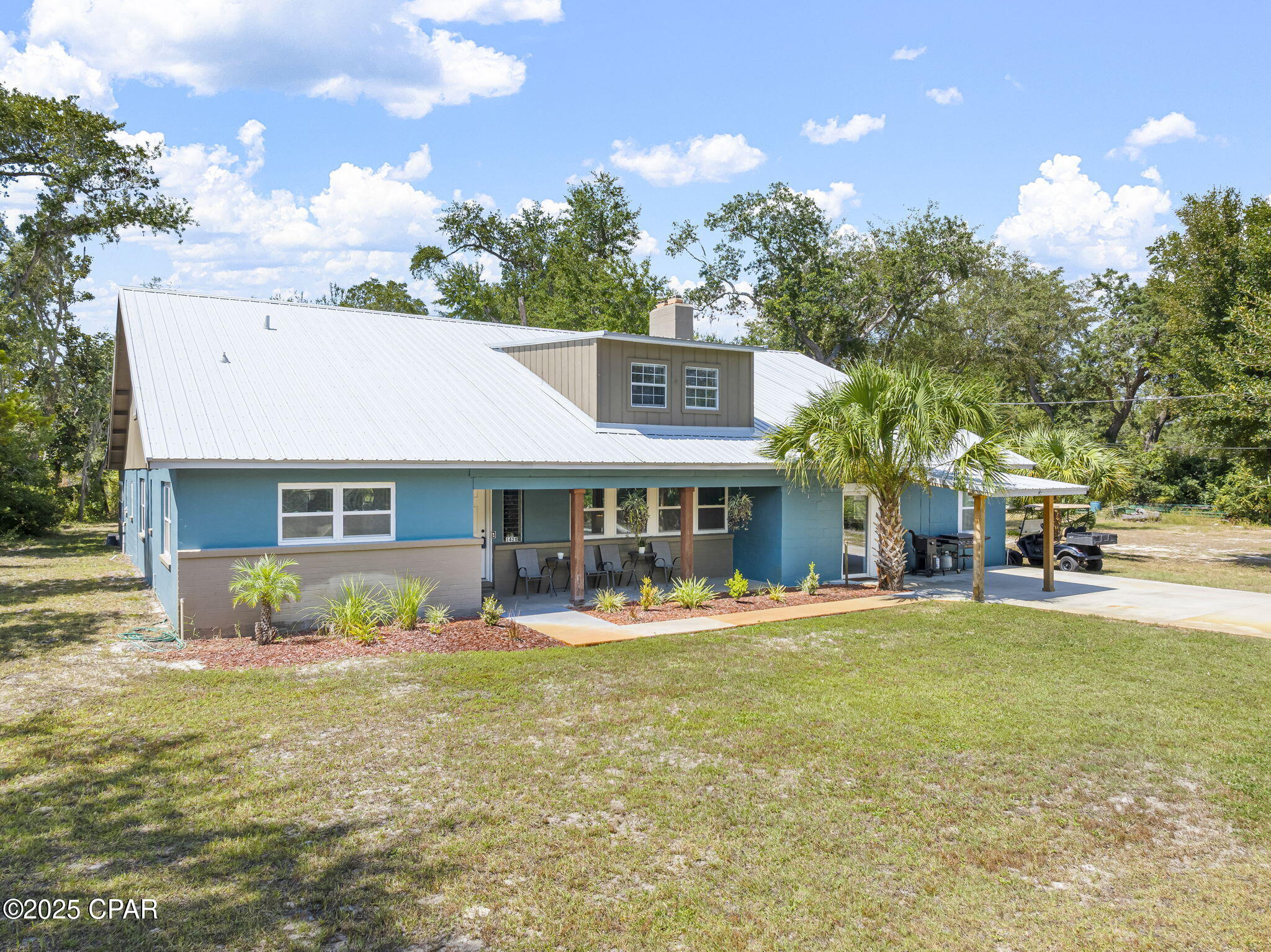 Listing photo id 3 for 1428 Parkway Drive