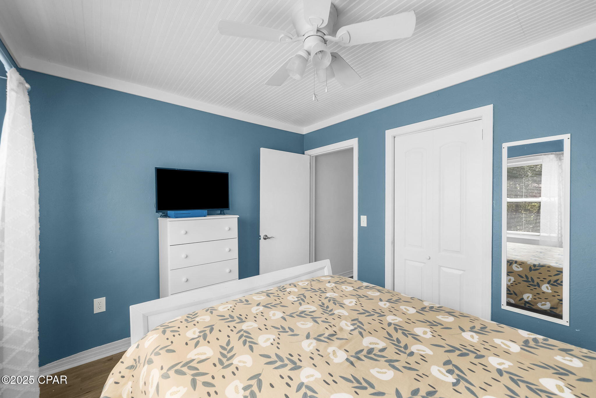 Listing photo id 33 for 1428 Parkway Drive