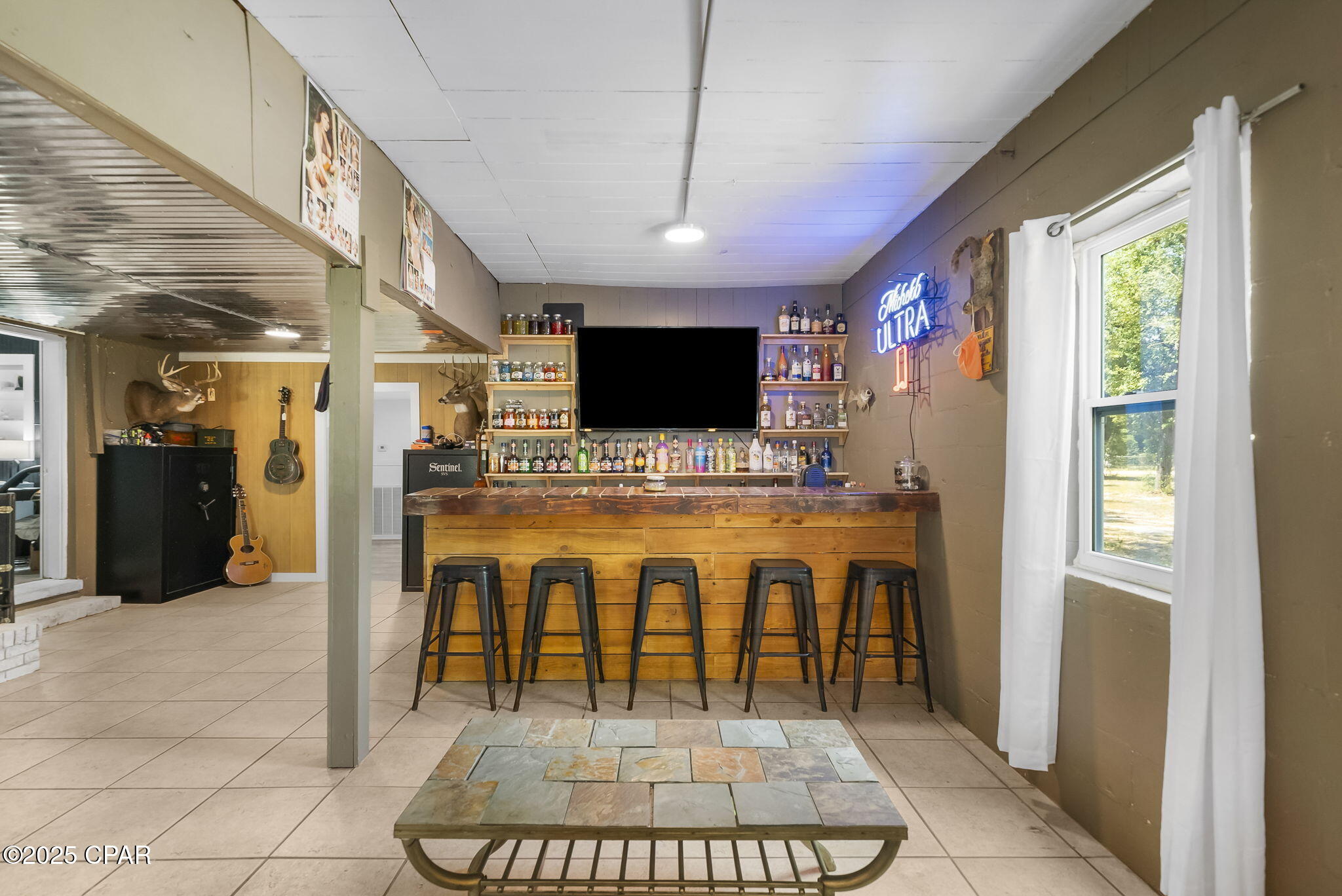 Listing photo id 40 for 1428 Parkway Drive