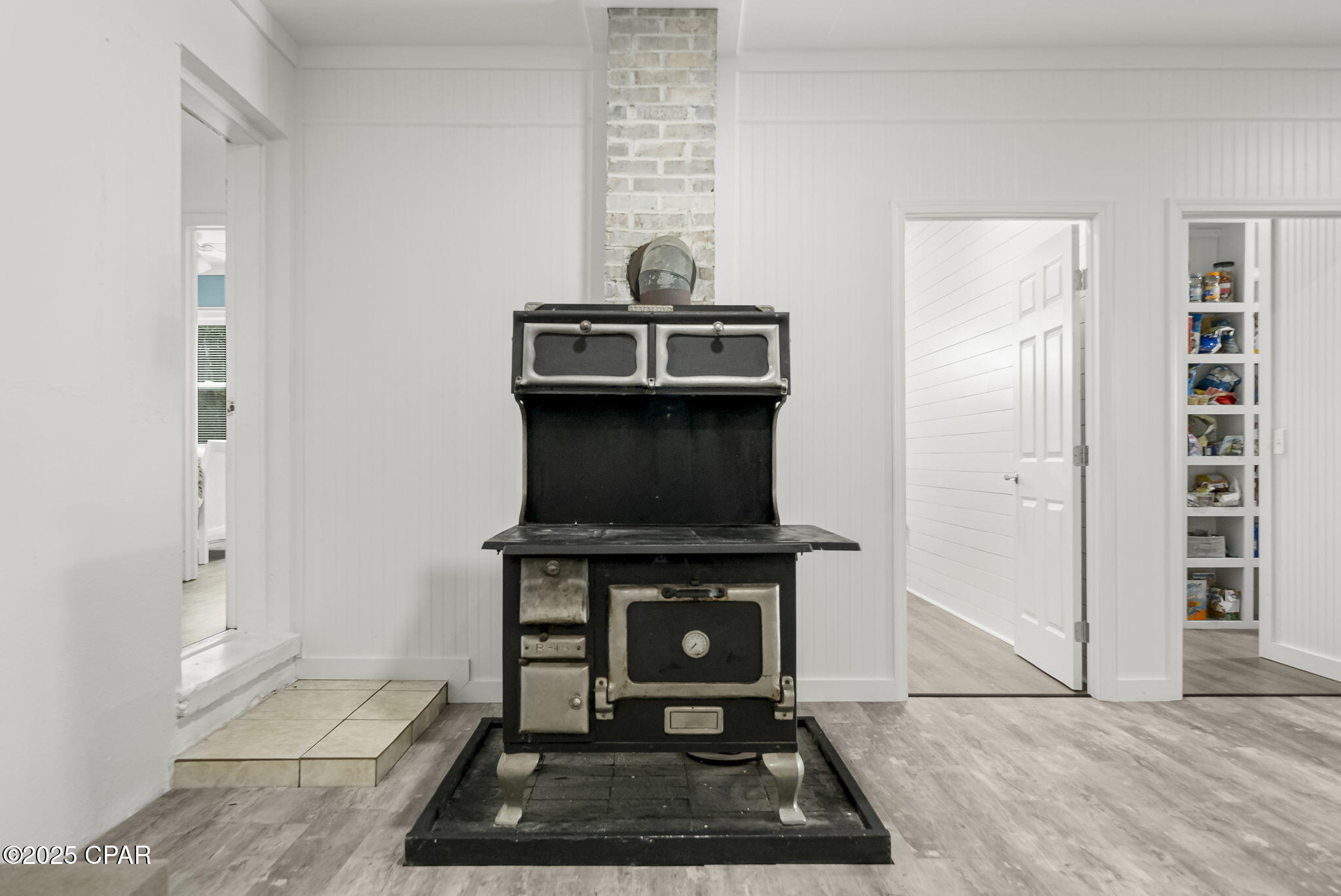 Listing photo id 46 for 1428 Parkway Drive