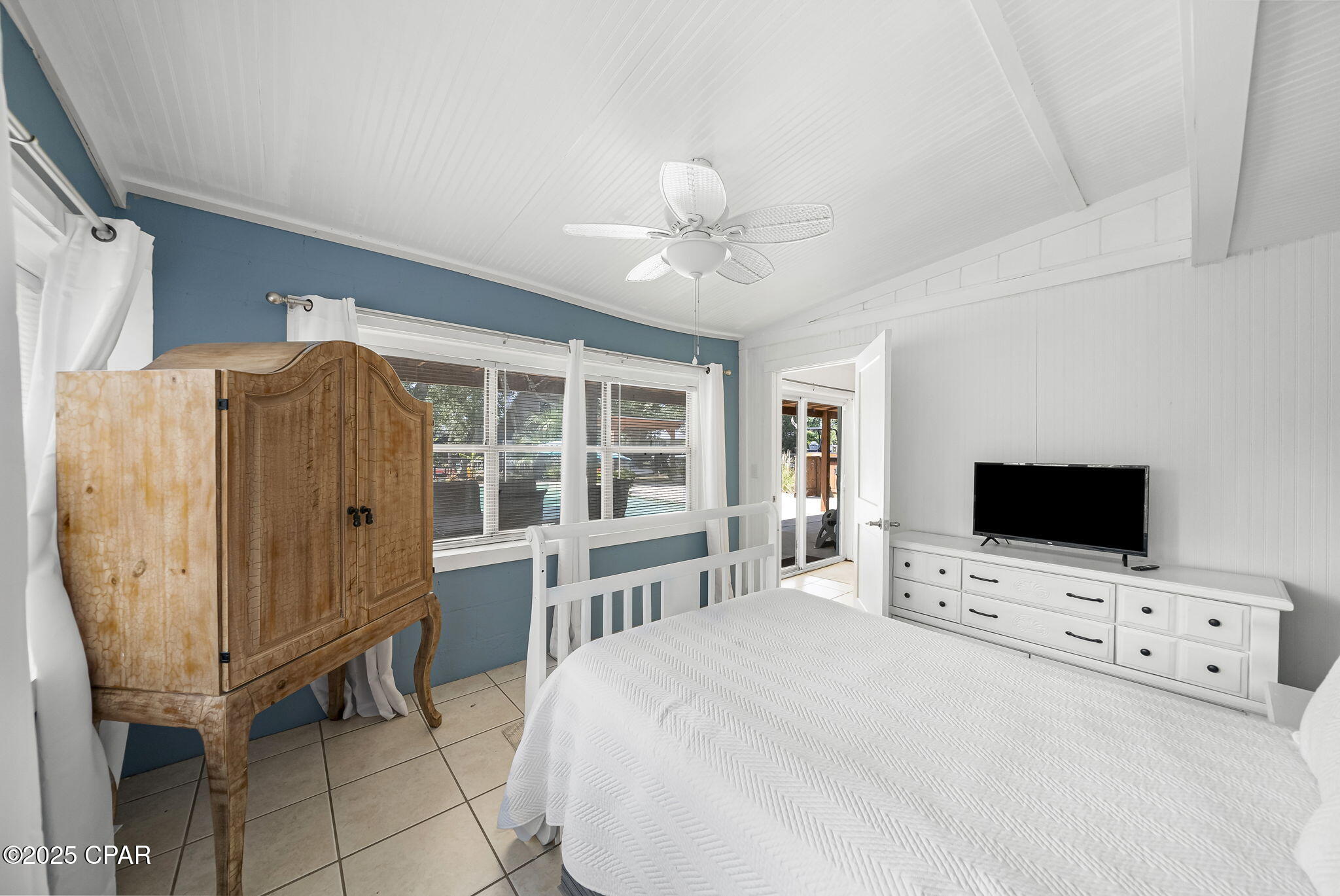 Listing photo id 49 for 1428 Parkway Drive