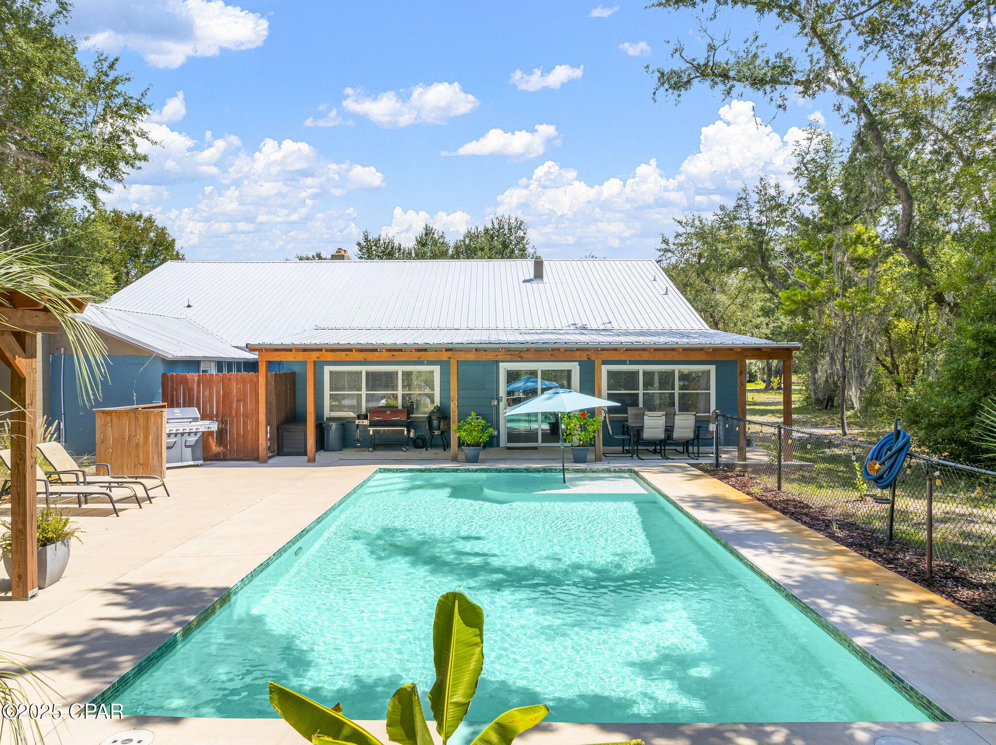 Listing photo id 5 for 1428 Parkway Drive