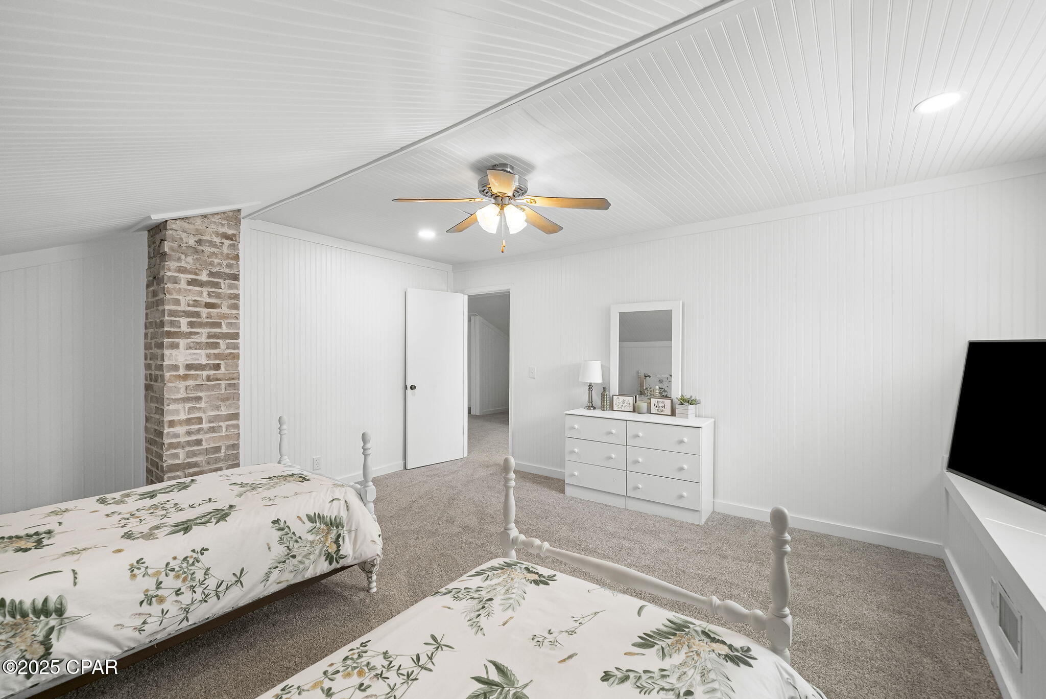 Listing photo id 52 for 1428 Parkway Drive