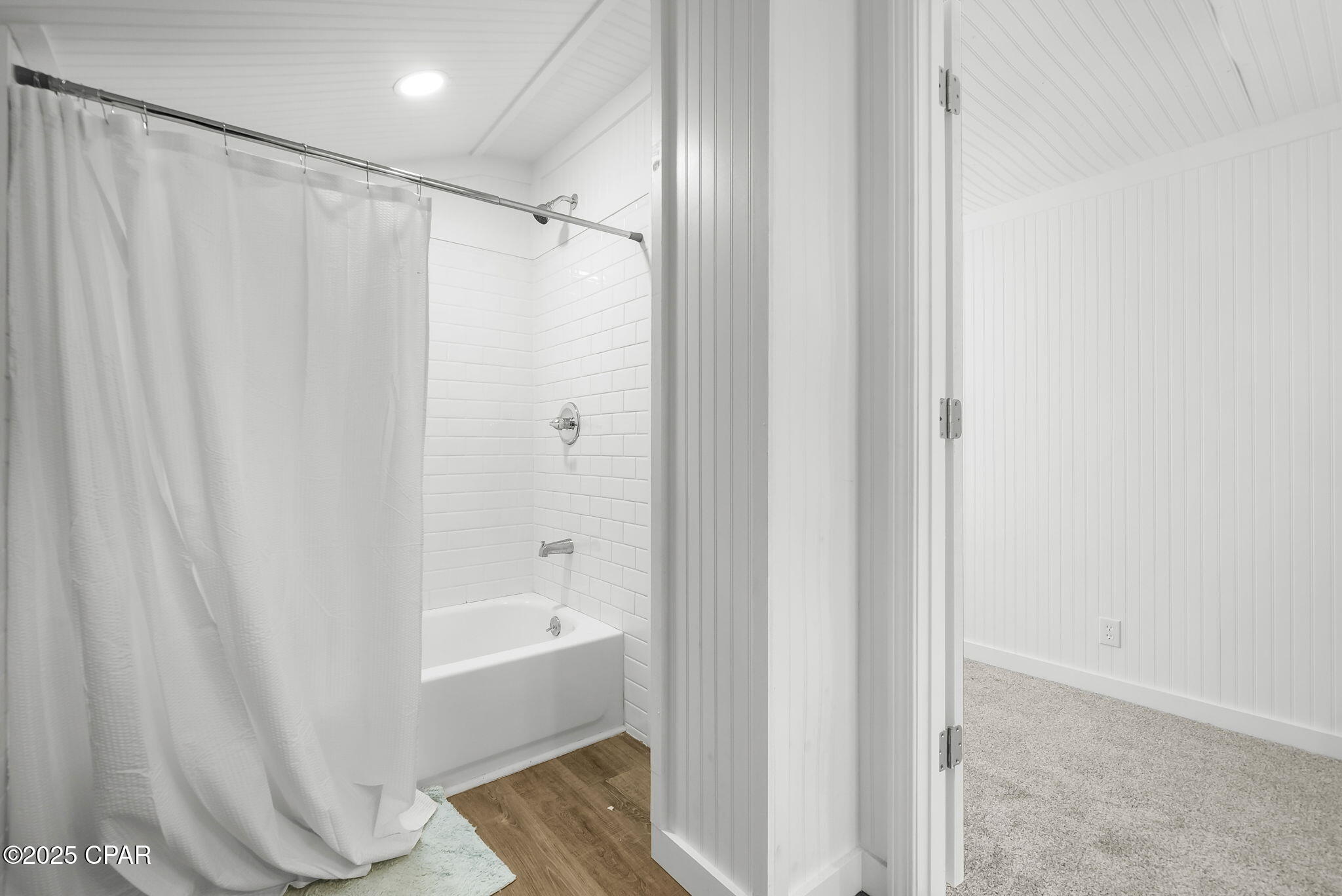 Listing photo id 54 for 1428 Parkway Drive