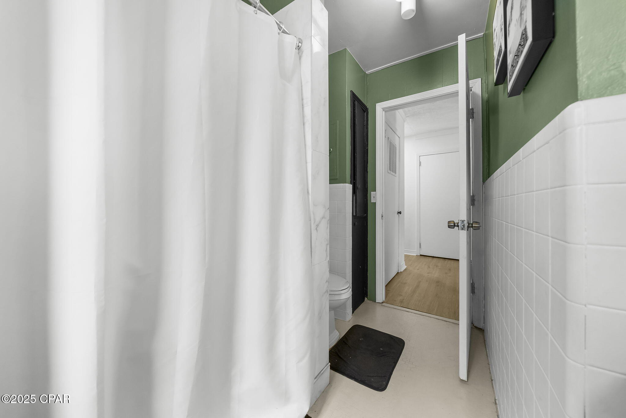 Listing photo id 65 for 1428 Parkway Drive